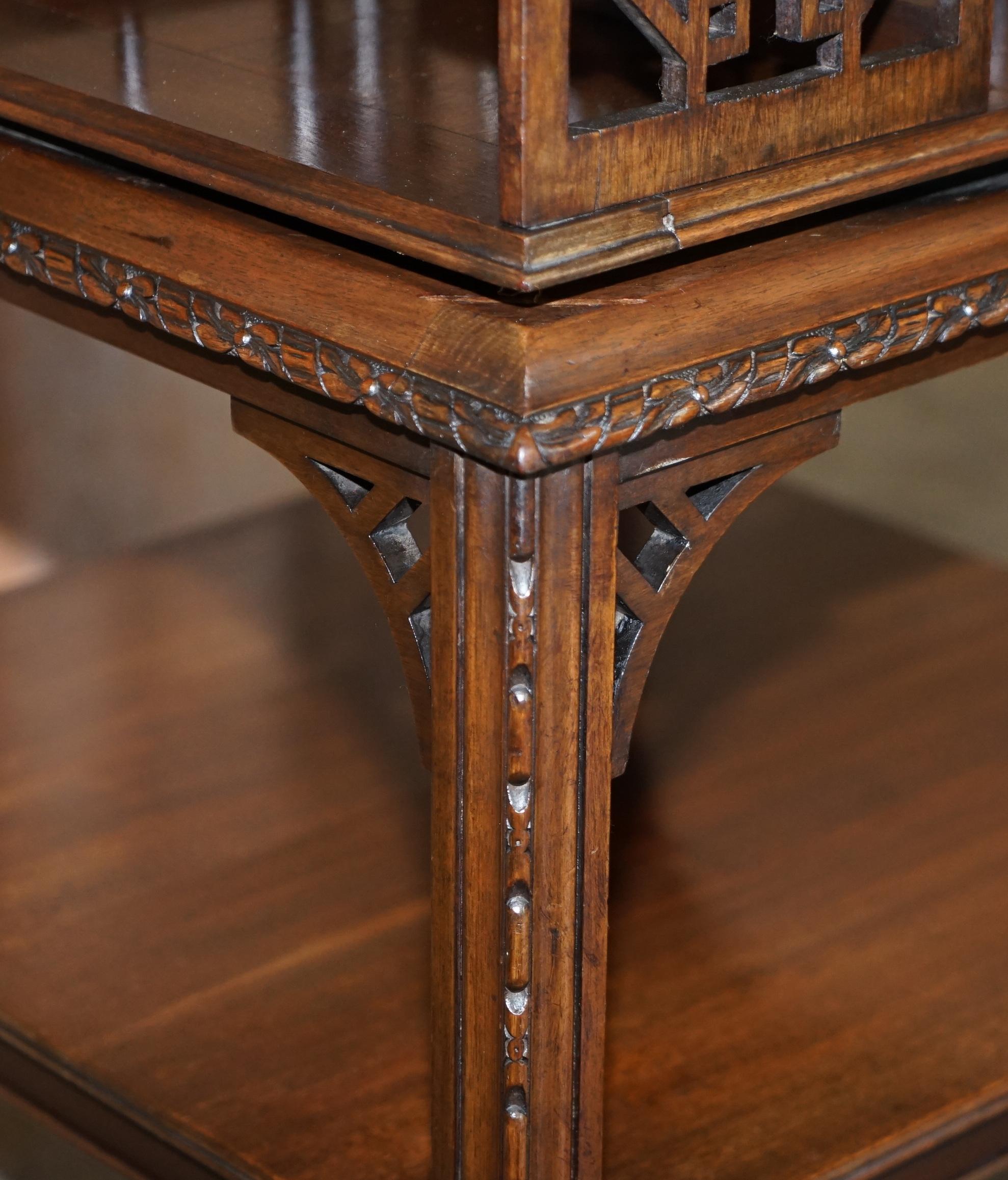 Hardwood Stunning circa 1880 Antique Thomas Chippendale Revolving Bookcase Library Table