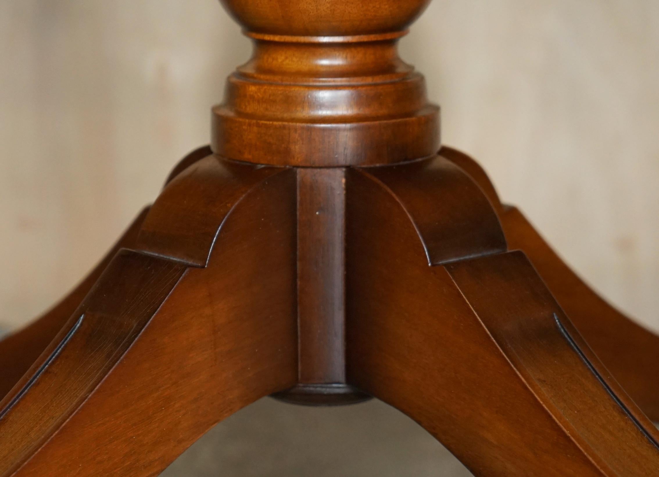 Early 20th Century Stunning circa 1900 English Walnut Green Leather Brass Castor Oval Coffee Table For Sale