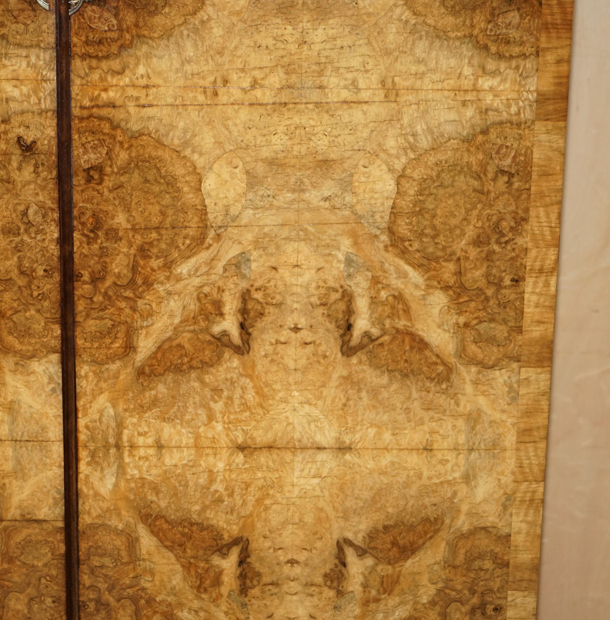 STUNNING CIRCA 1940er QUARTER CUT BURR WALNUT STEEPLE TOP LARGE TWIN WARDROBE im Angebot 2