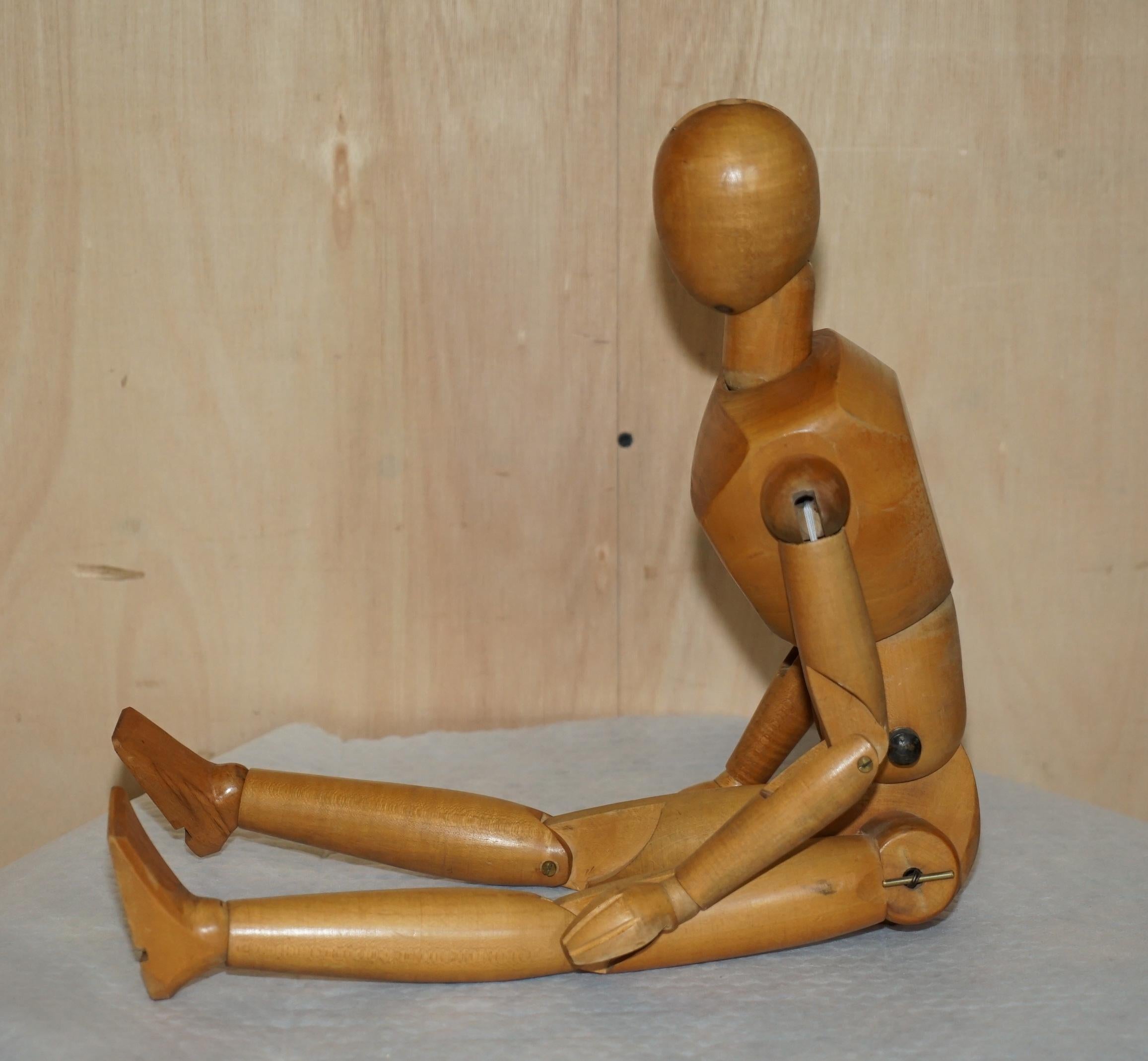 STUNNING CIRCA 1950 ANTIQUE FRENCH ARTISTS LAY FIGURE MEDIUM SIZED LOVELY PATINa For Sale 8