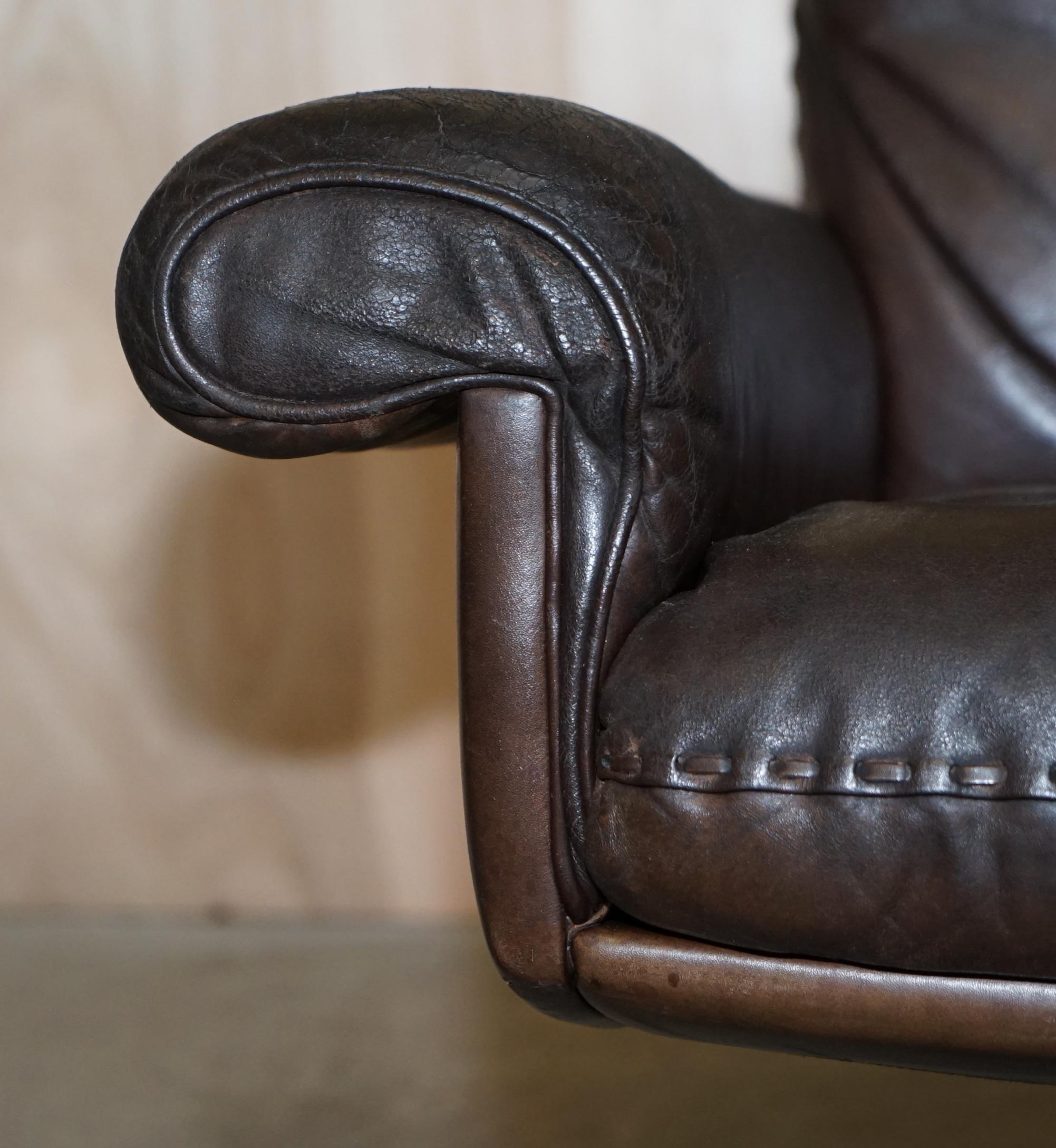 Stunning circa 1960's De Sede DS-35 Brown Leather Swivel Armchair Hand Stitched For Sale 4