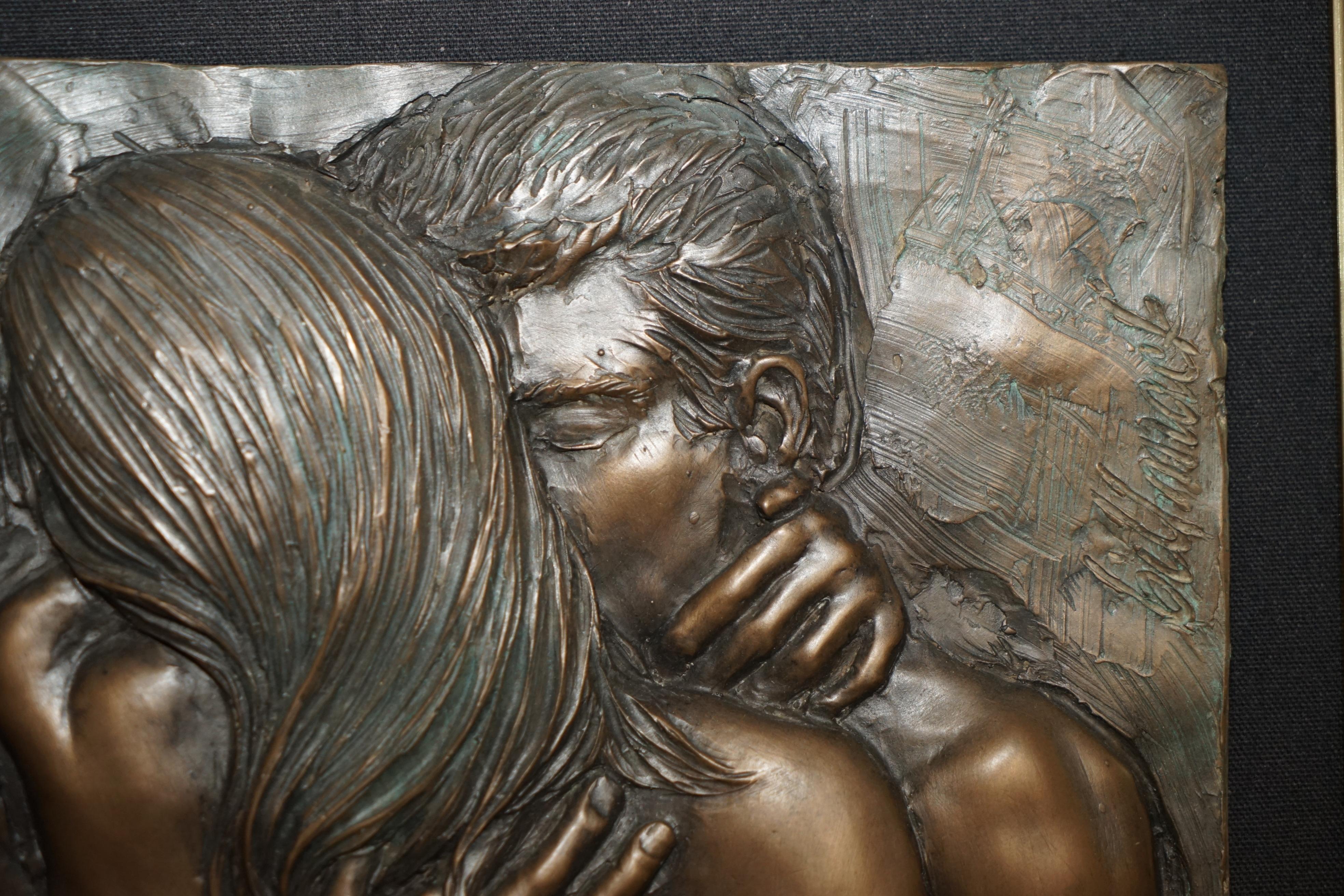 STUNNING CIRCA 2000 BILL MACK CARELESS BRONZE PLASTER 3D PICTURE OF TWO LOVERs im Zustand „Gut“ im Angebot in West Sussex, Pulborough