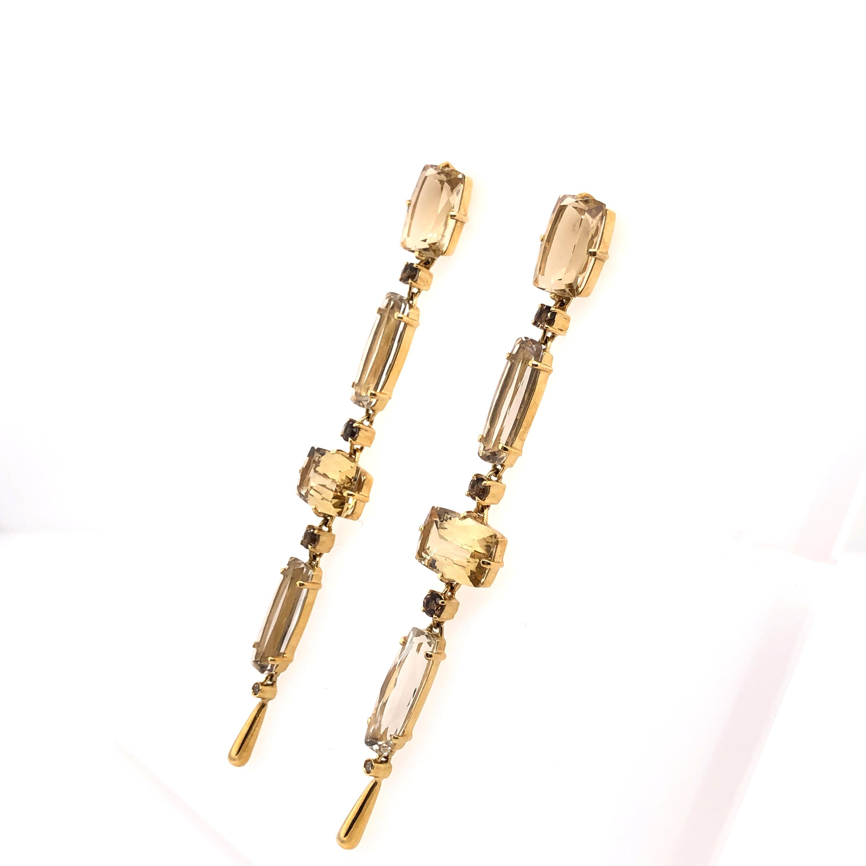 Modern Stunning Citrine and Quartz Mix Gem Drop Earrings Set in 18 Karat Yellow Gold For Sale
