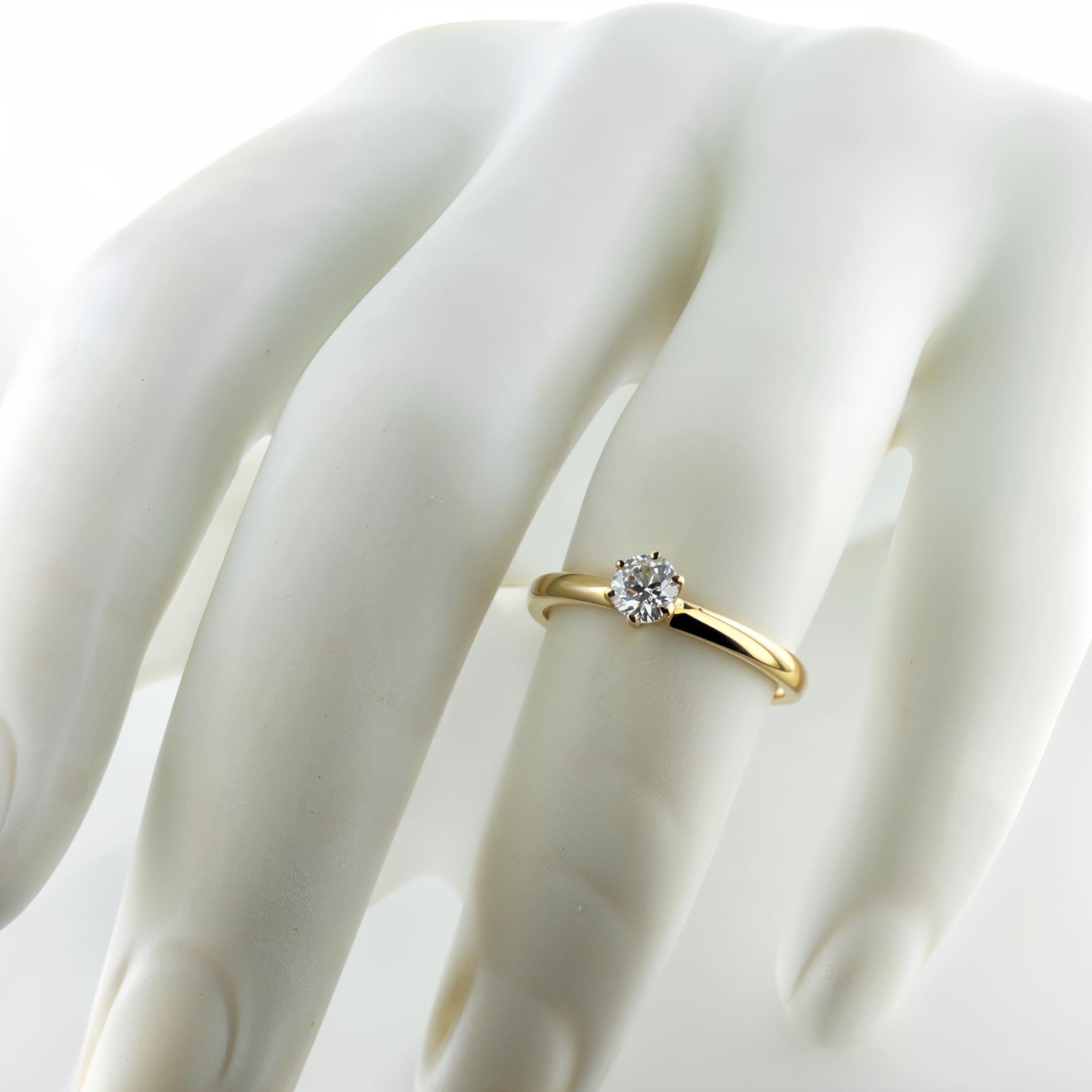 For Sale:  Stunning Classic 0.25 Carat Diamond Solitaire Ring in 14K Gold 12