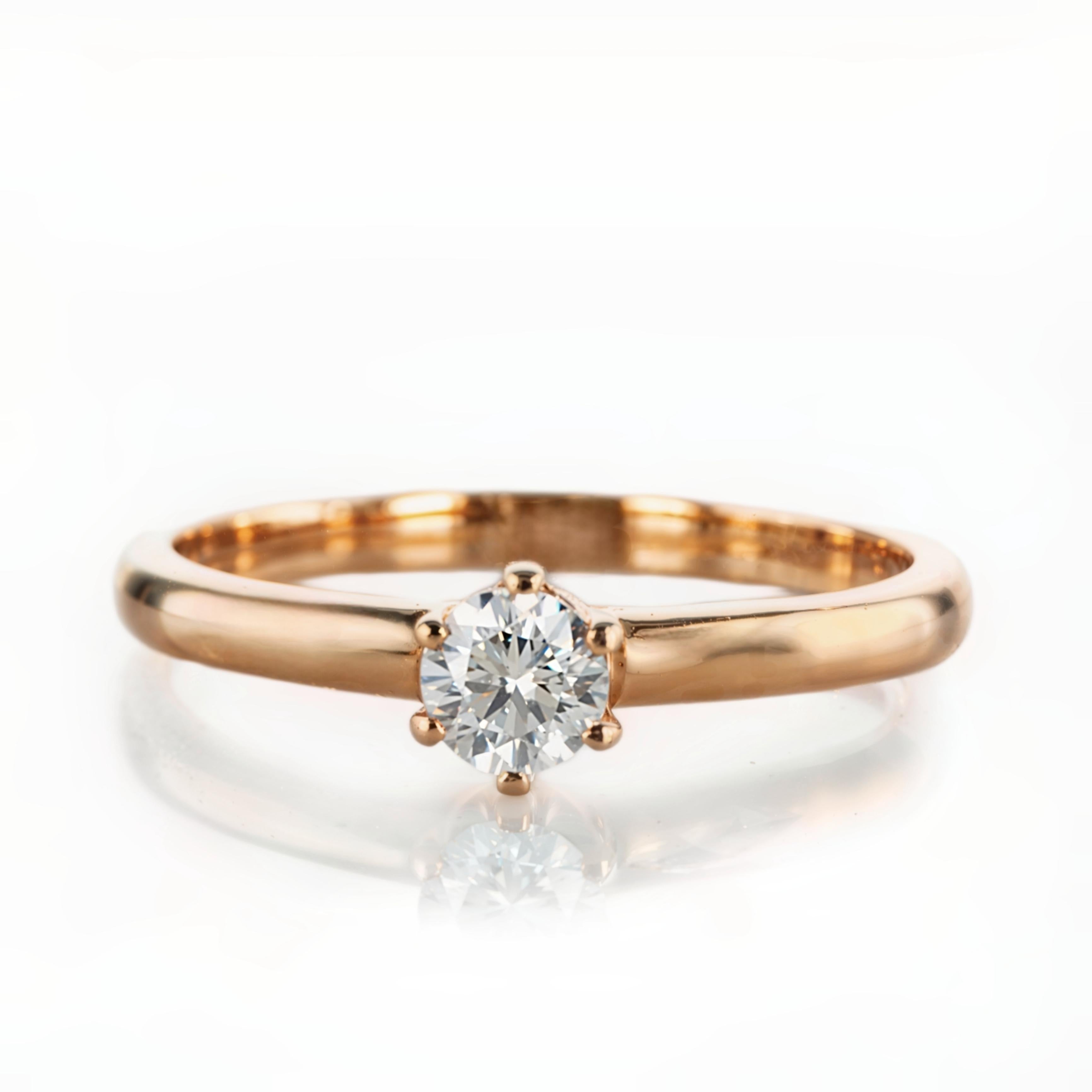 For Sale:  Stunning Classic 0.25 Carat Diamond Solitaire Ring in 14K Gold 14