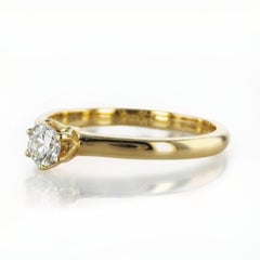 Stunning Classic 0.25 Carat Diamond Solitaire Ring in 14K Gold