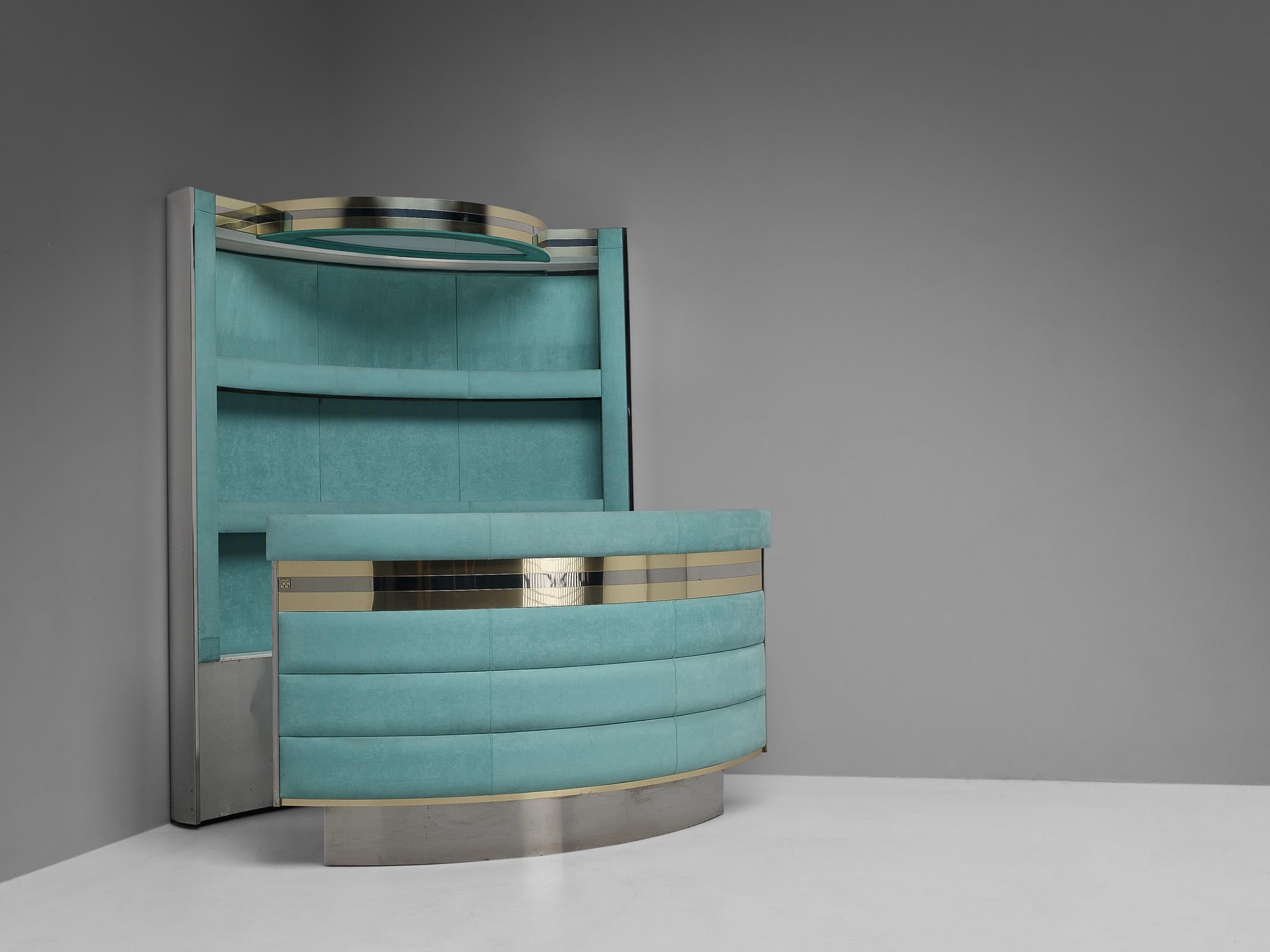 Stunning Cocktail Bar Cabinet with Stool in The Style of Willy Rizzo Metal en venta