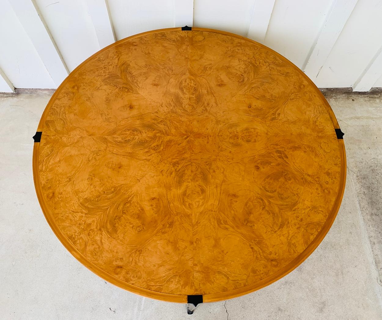 Stunning Coffee Table in Burl Wood and Lacquered Legs For Sale 3