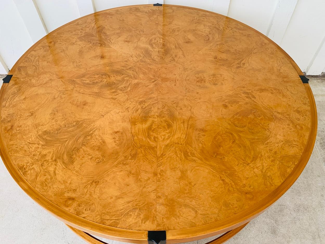 Stunning Coffee Table in Burl Wood and Lacquered Legs For Sale 4