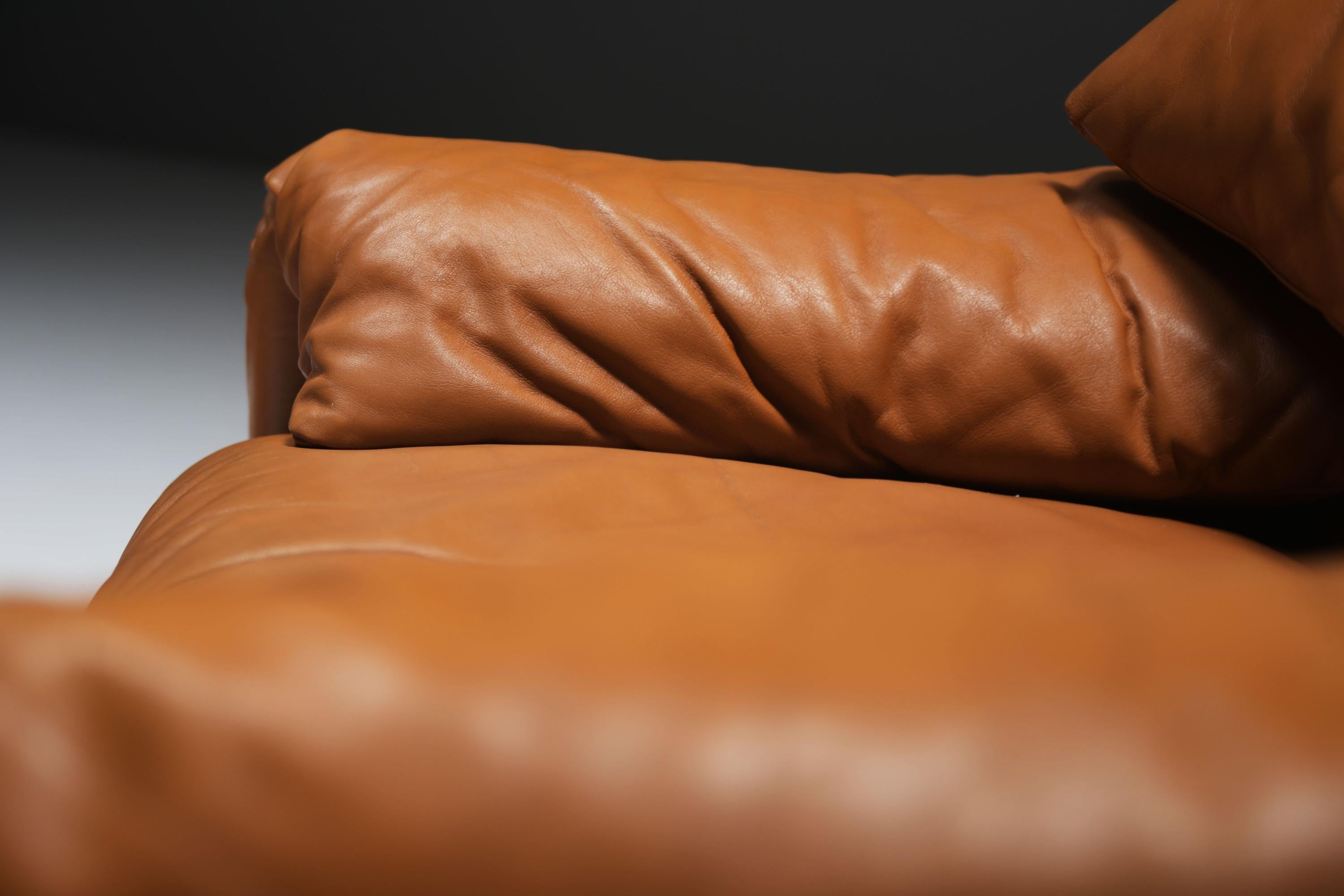 Atemberaubende Maralunga Lounge Sessel aus cognacfarbenem Leder von Vico Magistretti für Cassina im Angebot 8