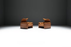 Stunning cognac leather Maralunga lounge chairs by Vico Magistretti for Cassina