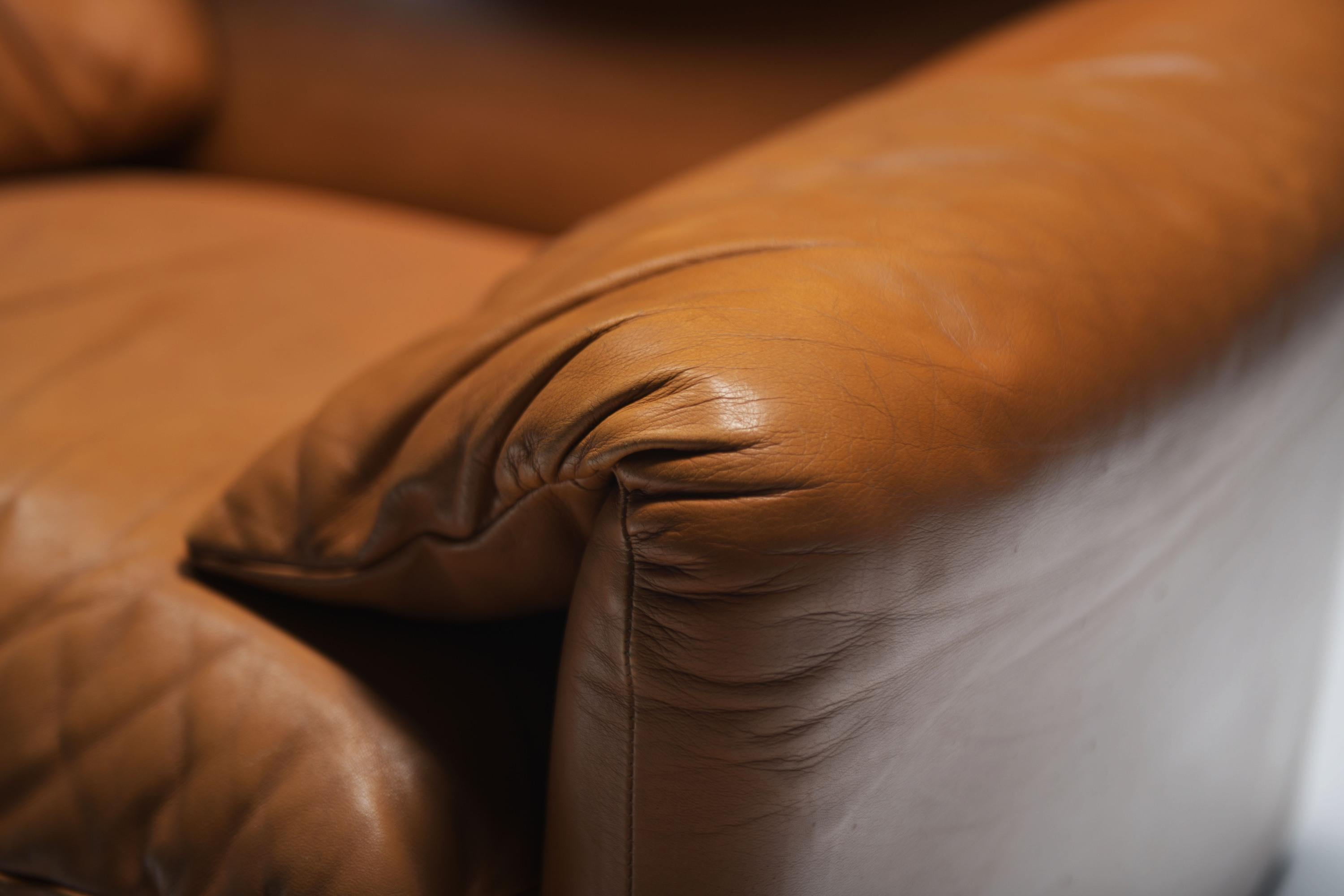 Atemberaubende Maralunga Lounge Sessel aus cognacfarbenem Leder von Vico Magistretti für Cassina im Angebot 2
