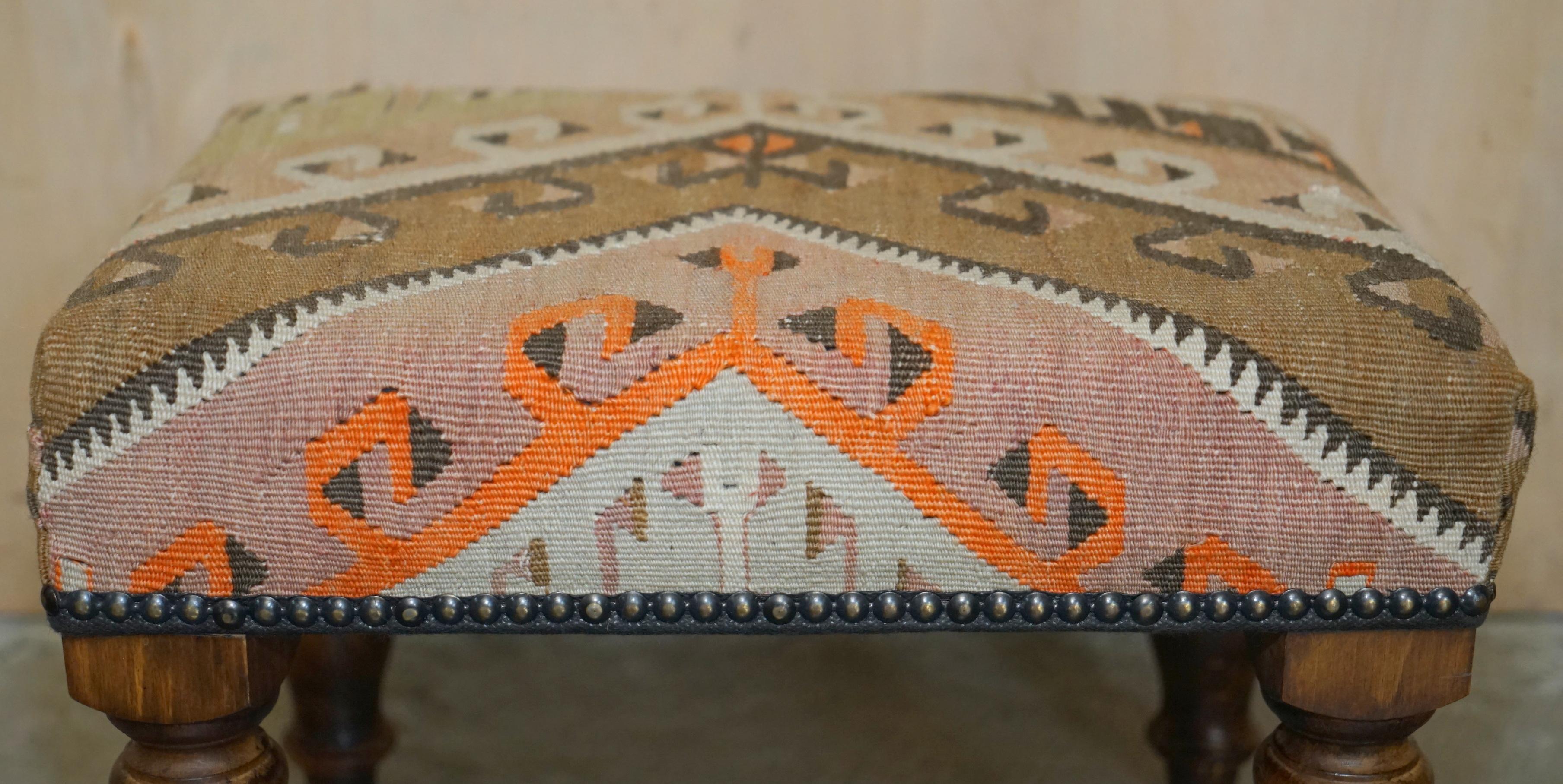 STUNNiNG & COLLECTable VINTAGE GEORGE SMITH CHELSEA KILIM FOOTSTOOL OTTOMAN (Kelim) im Angebot