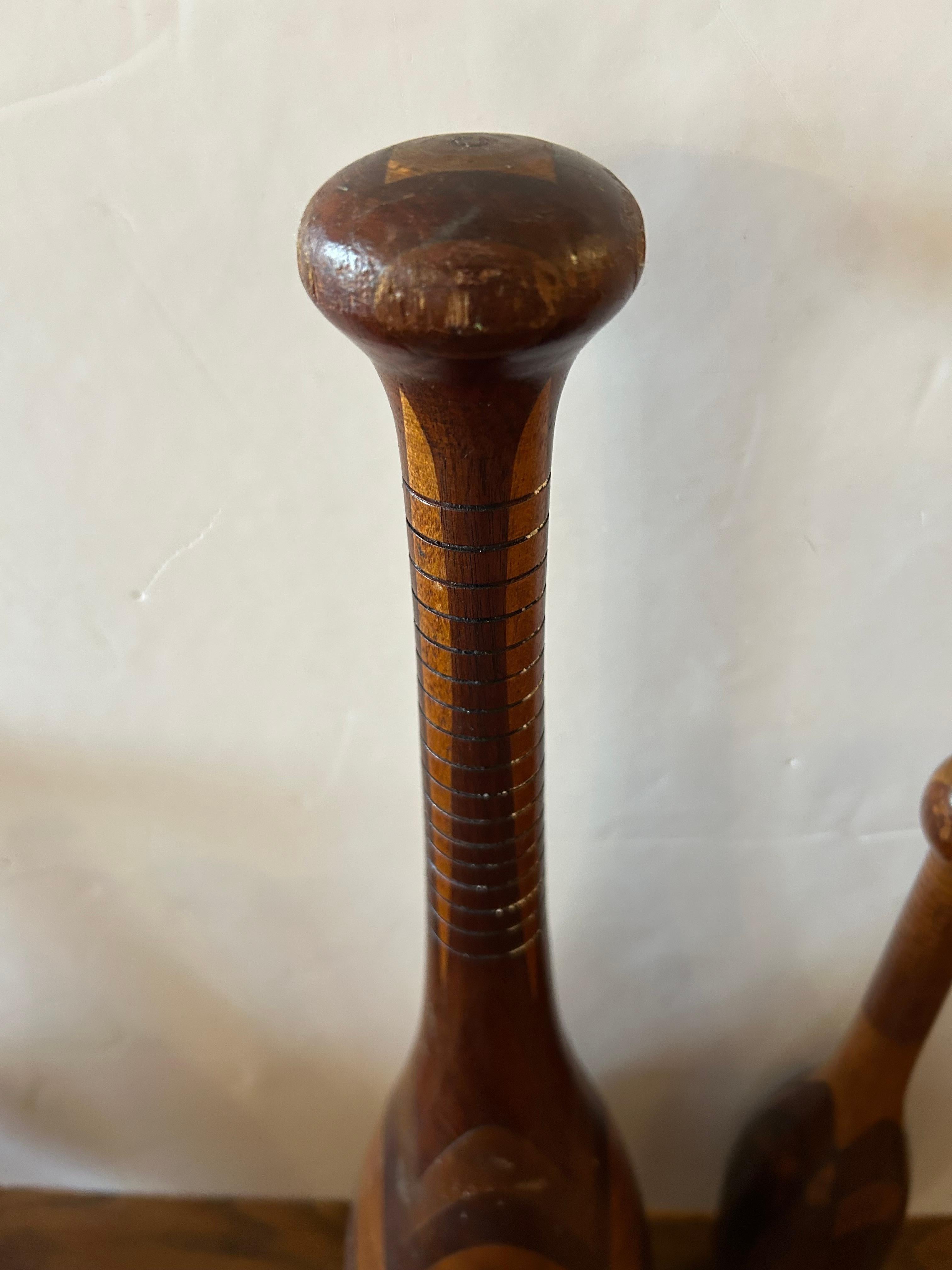 Stupefacente collezione di clave da ginnastica in legno del XIX secolo in vendita 5