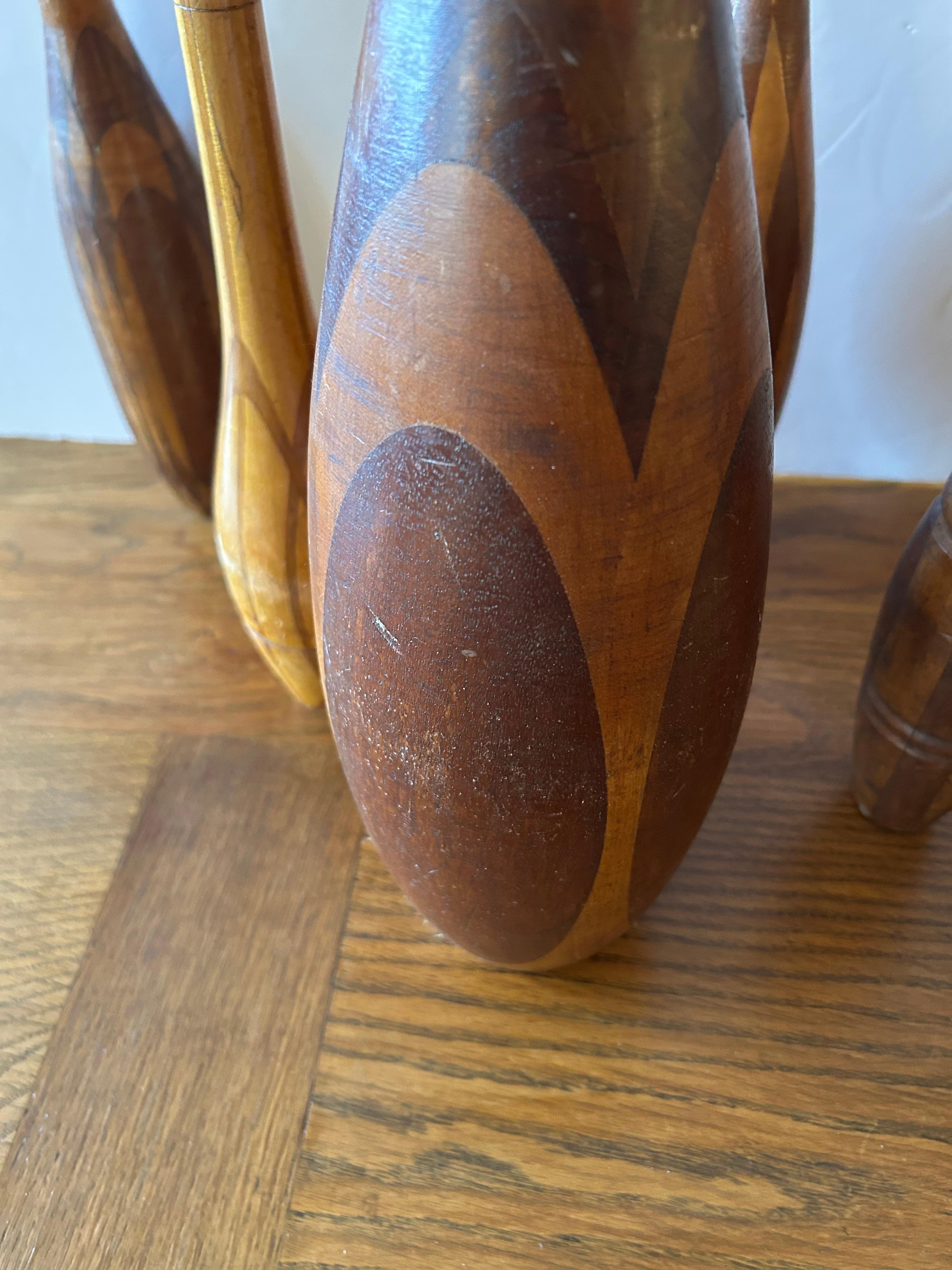 Stupefacente collezione di clave da ginnastica in legno del XIX secolo in vendita 9