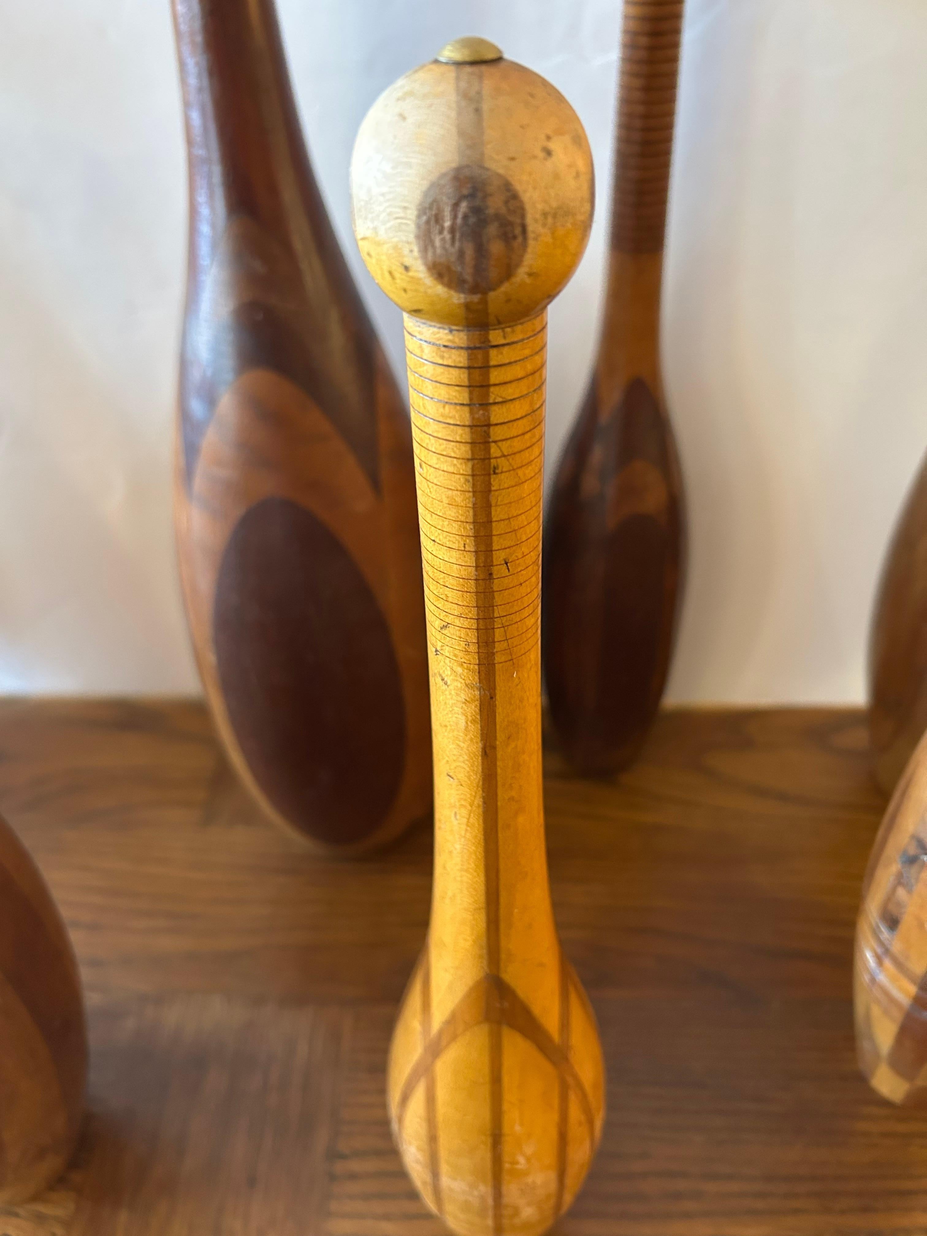 Stupefacente collezione di clave da ginnastica in legno del XIX secolo In condizioni buone in vendita a Hopewell, NJ