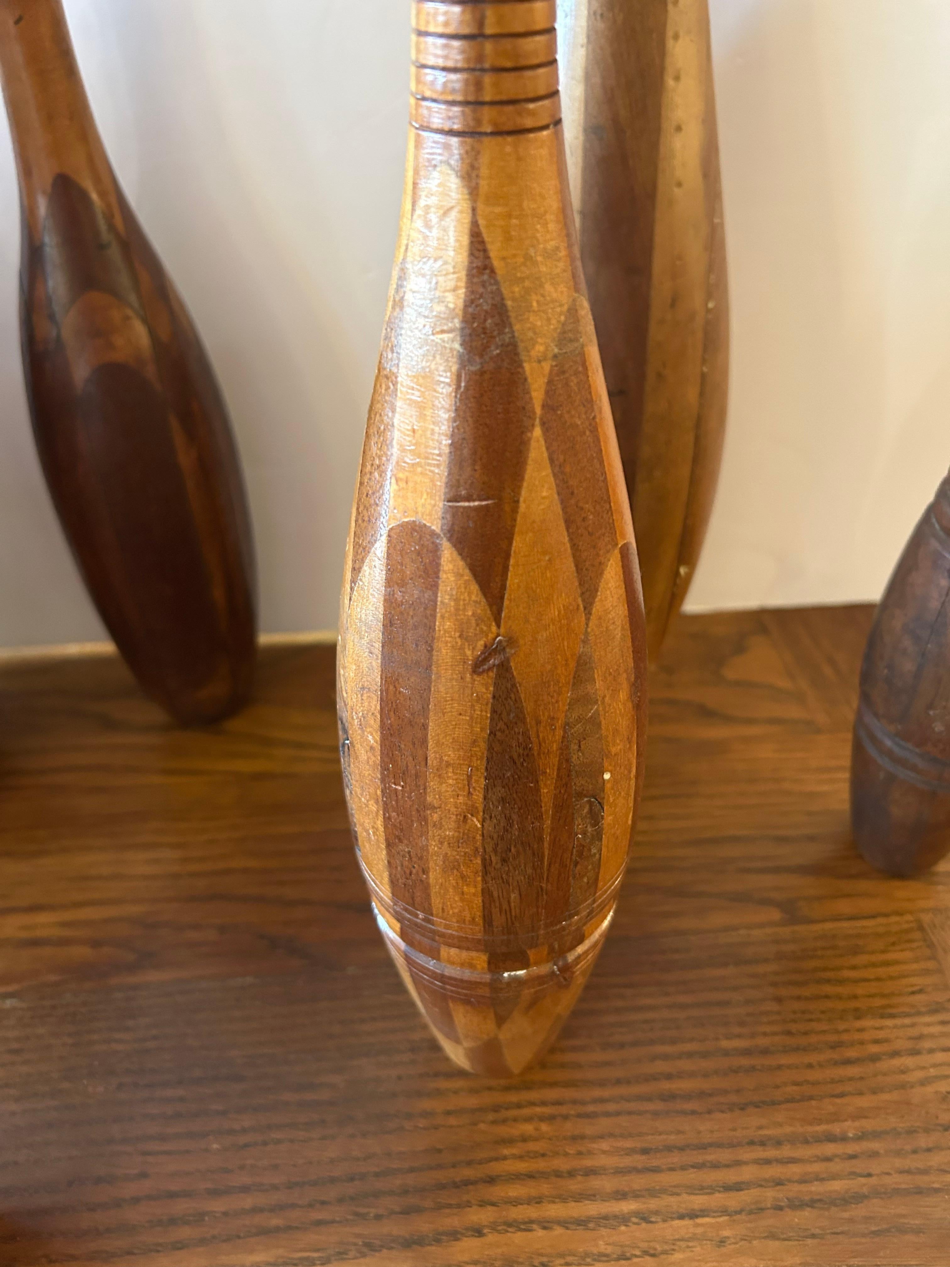 Legno Stupefacente collezione di clave da ginnastica in legno del XIX secolo in vendita