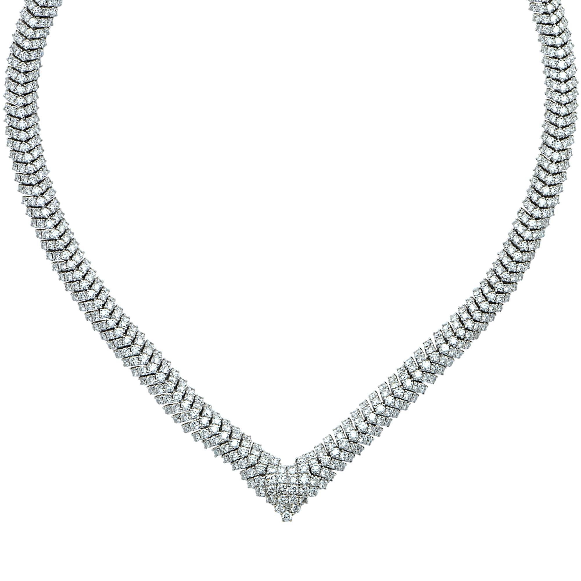 Taille ronde Vivid Diamonds Collier d'émeraudes de Colombie et de diamants de toute beauté en vente