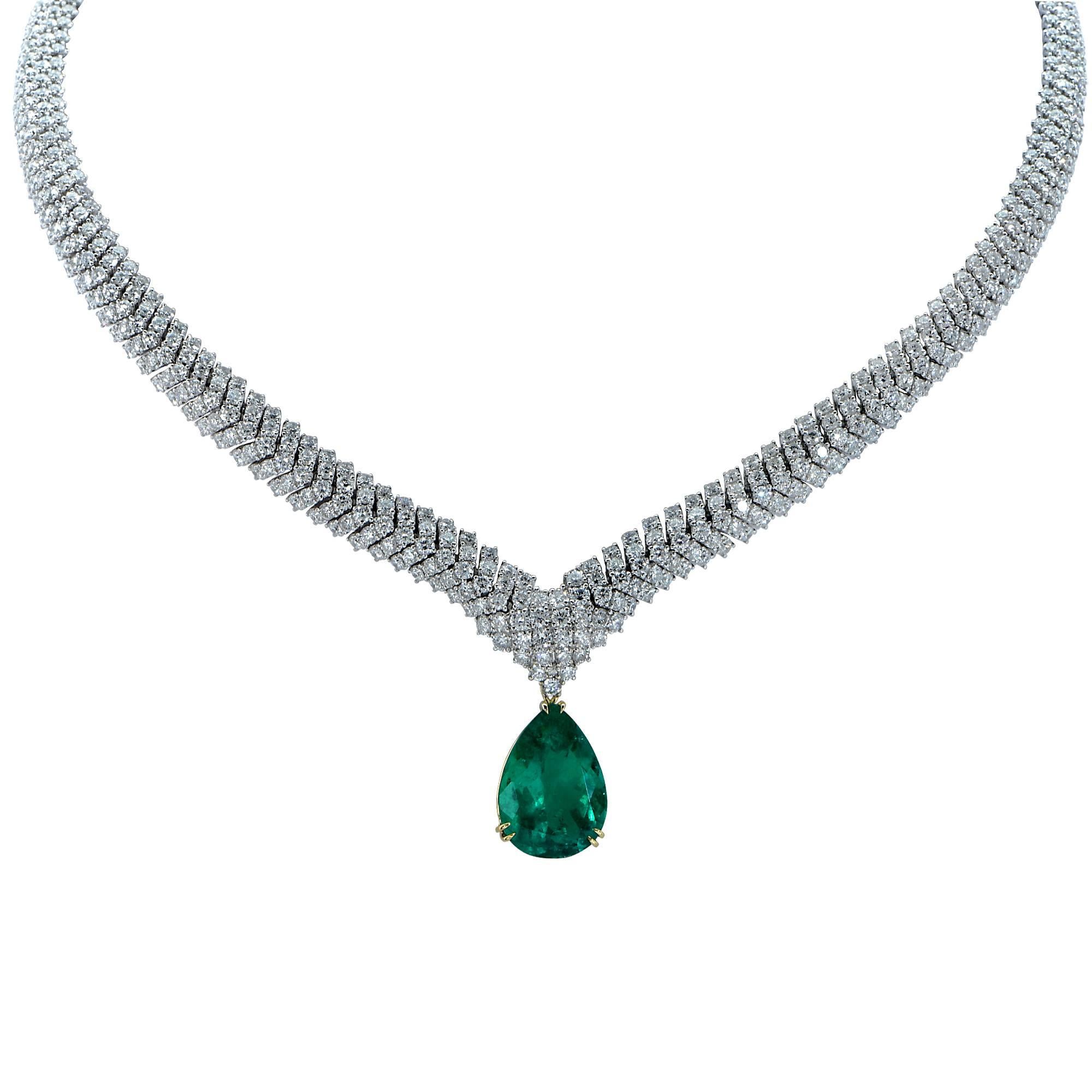 Vivid Diamonds Stunning Colombian Emerald and Diamond Necklace For Sale