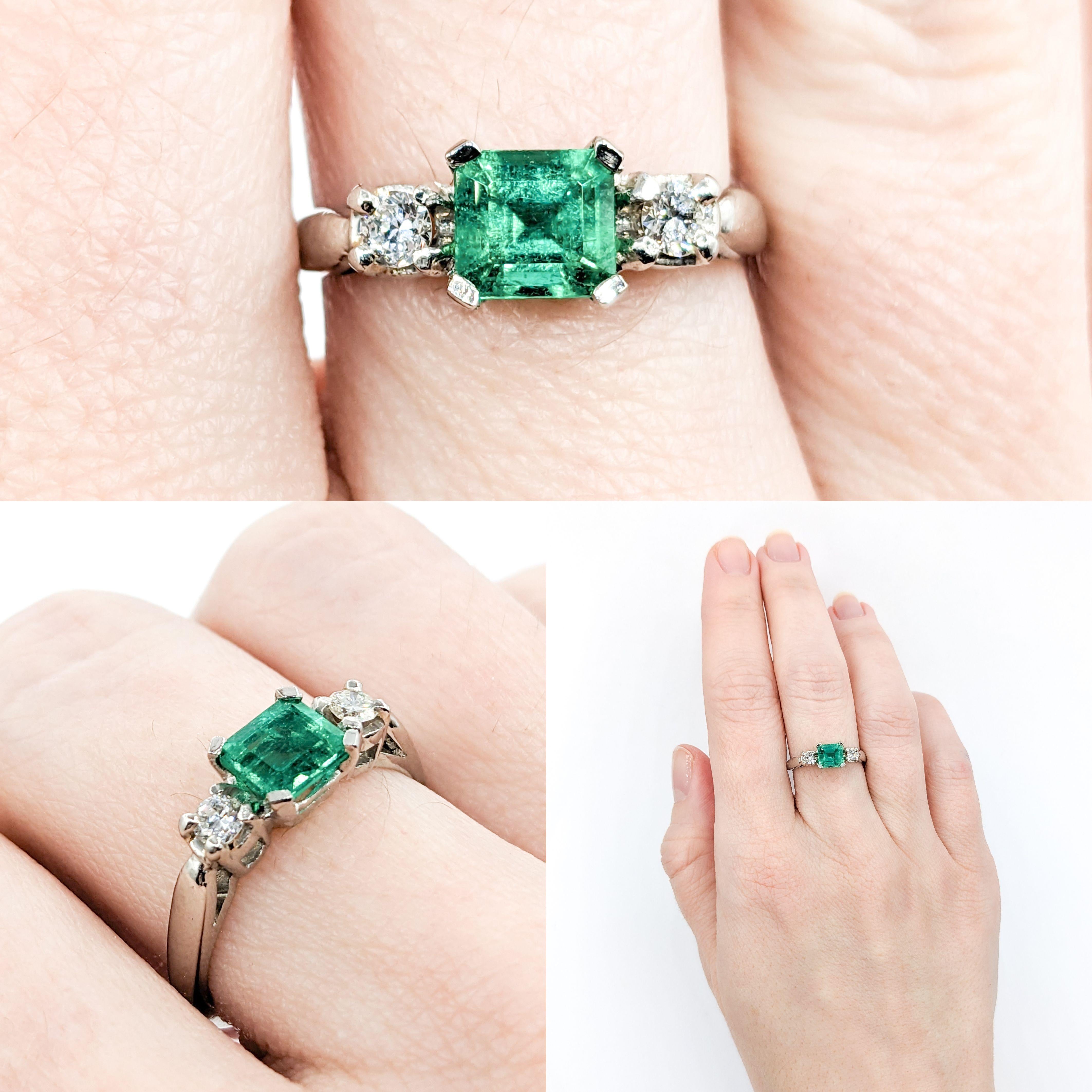 Stunning Colombian Emerald & Diamond Platinum Ring In Excellent Condition For Sale In Bloomington, MN