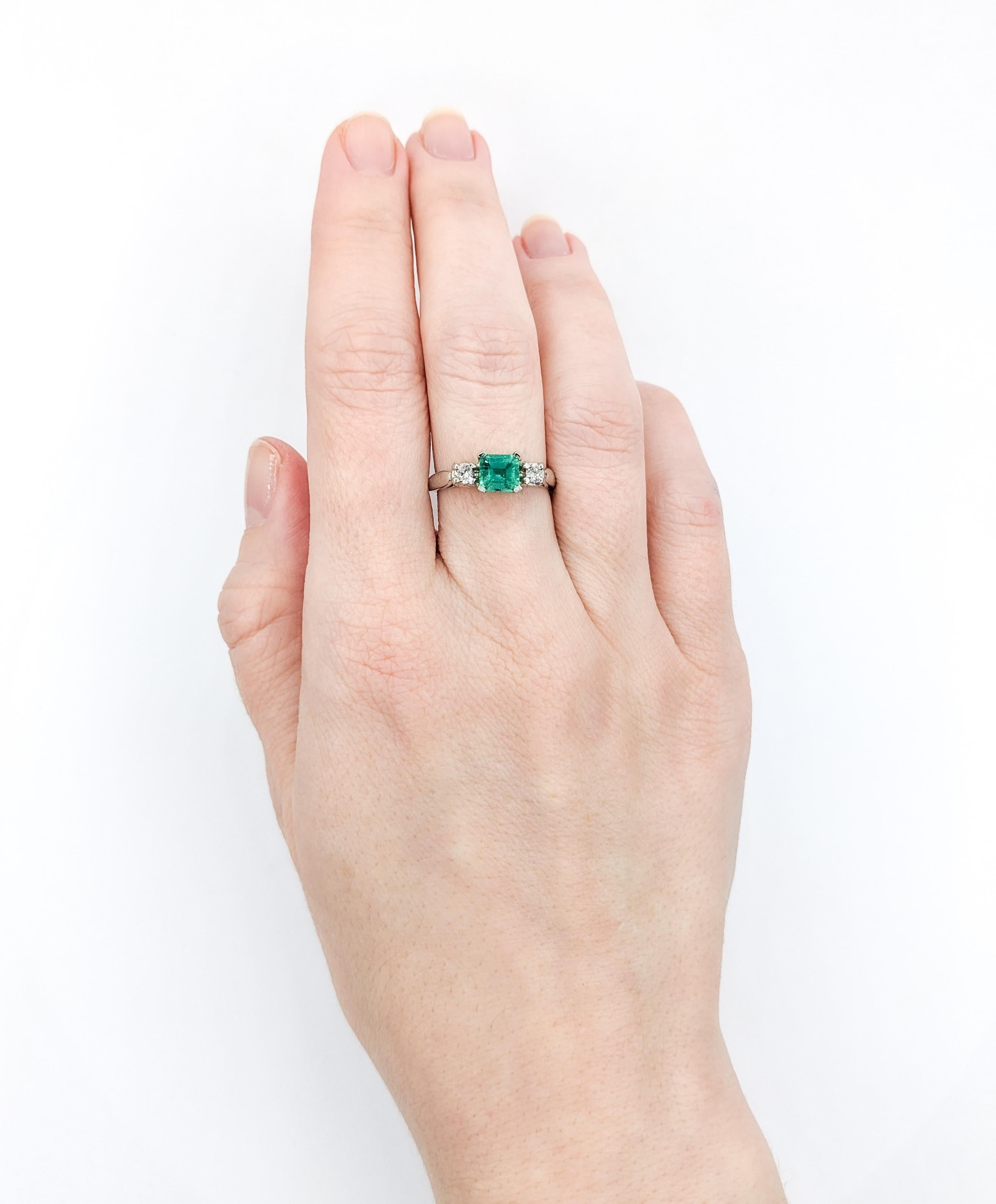 Stunning Colombian Emerald & Diamond Platinum Ring For Sale 1