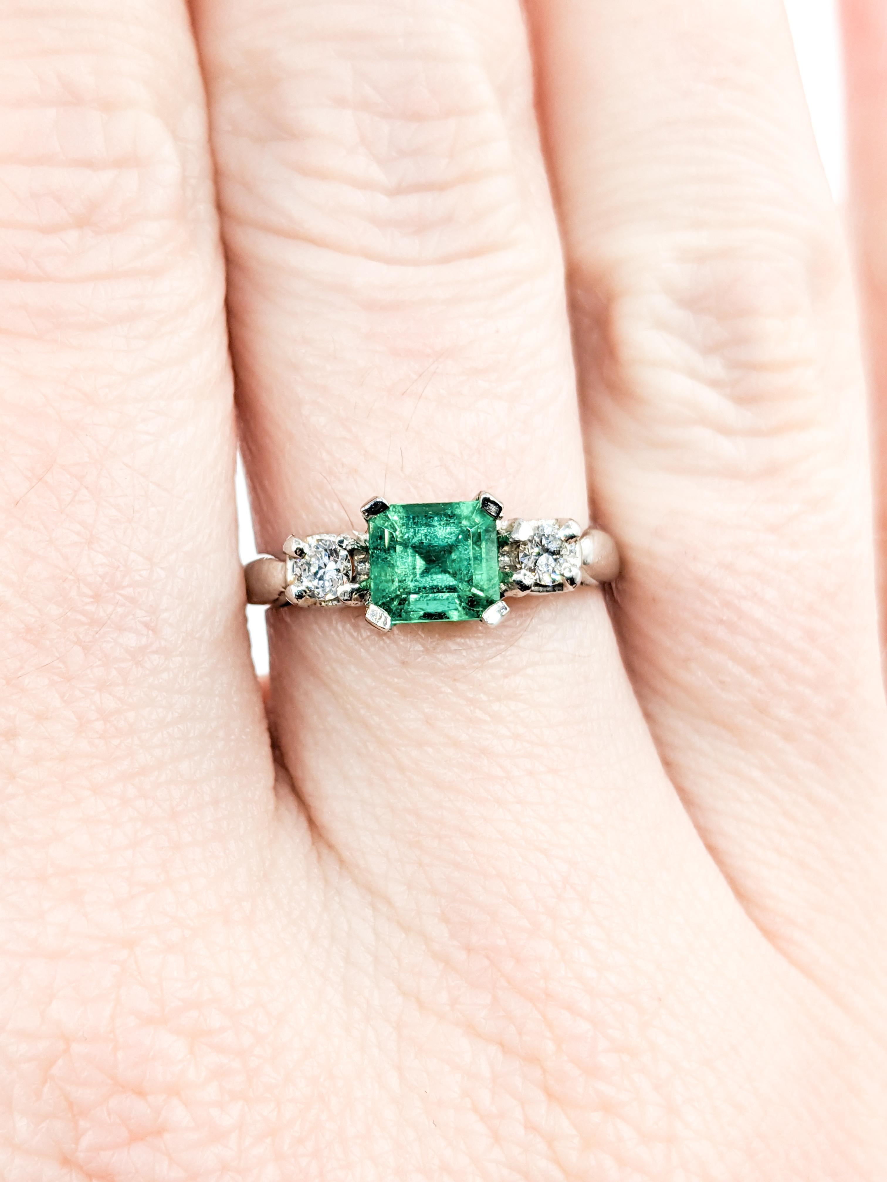 Stunning Colombian Emerald & Diamond Platinum Ring For Sale 2