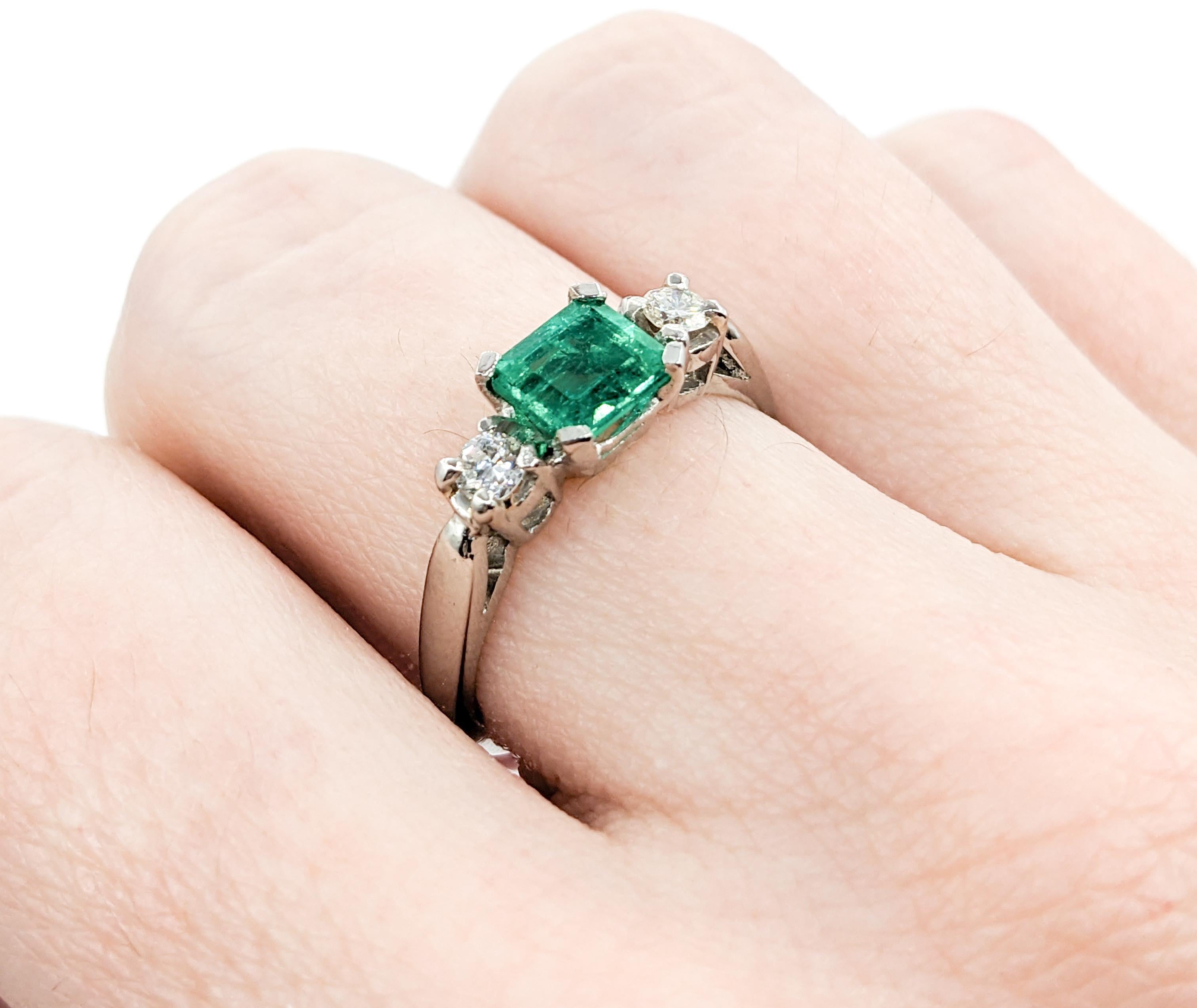 Stunning Colombian Emerald & Diamond Platinum Ring For Sale 3