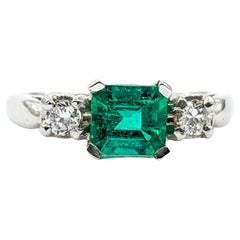 Vintage Stunning Colombian Emerald & Diamond Platinum Ring