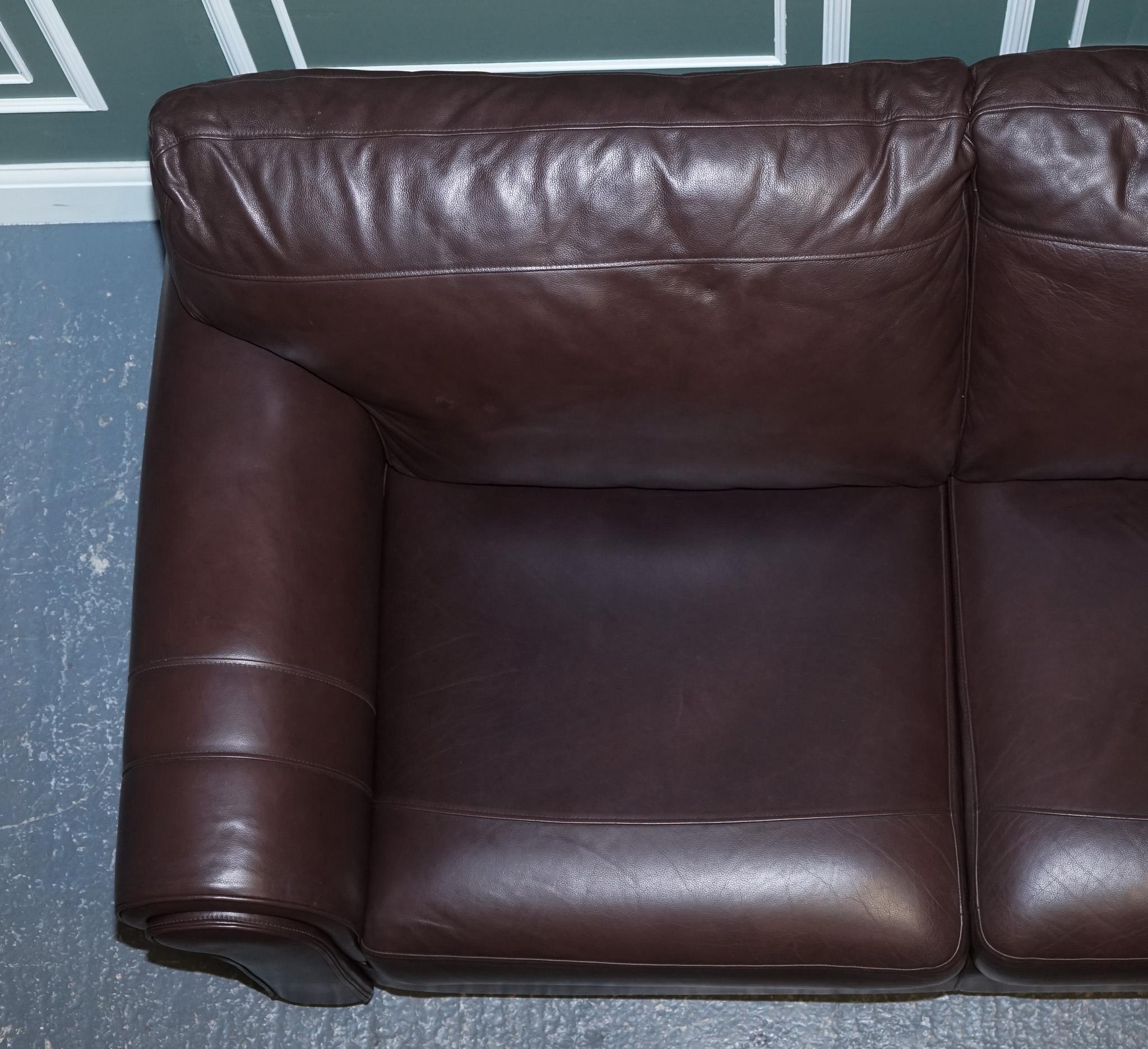 Stunning Comfortable Brown Leather Three to Four Seater Sofa For Sale 2