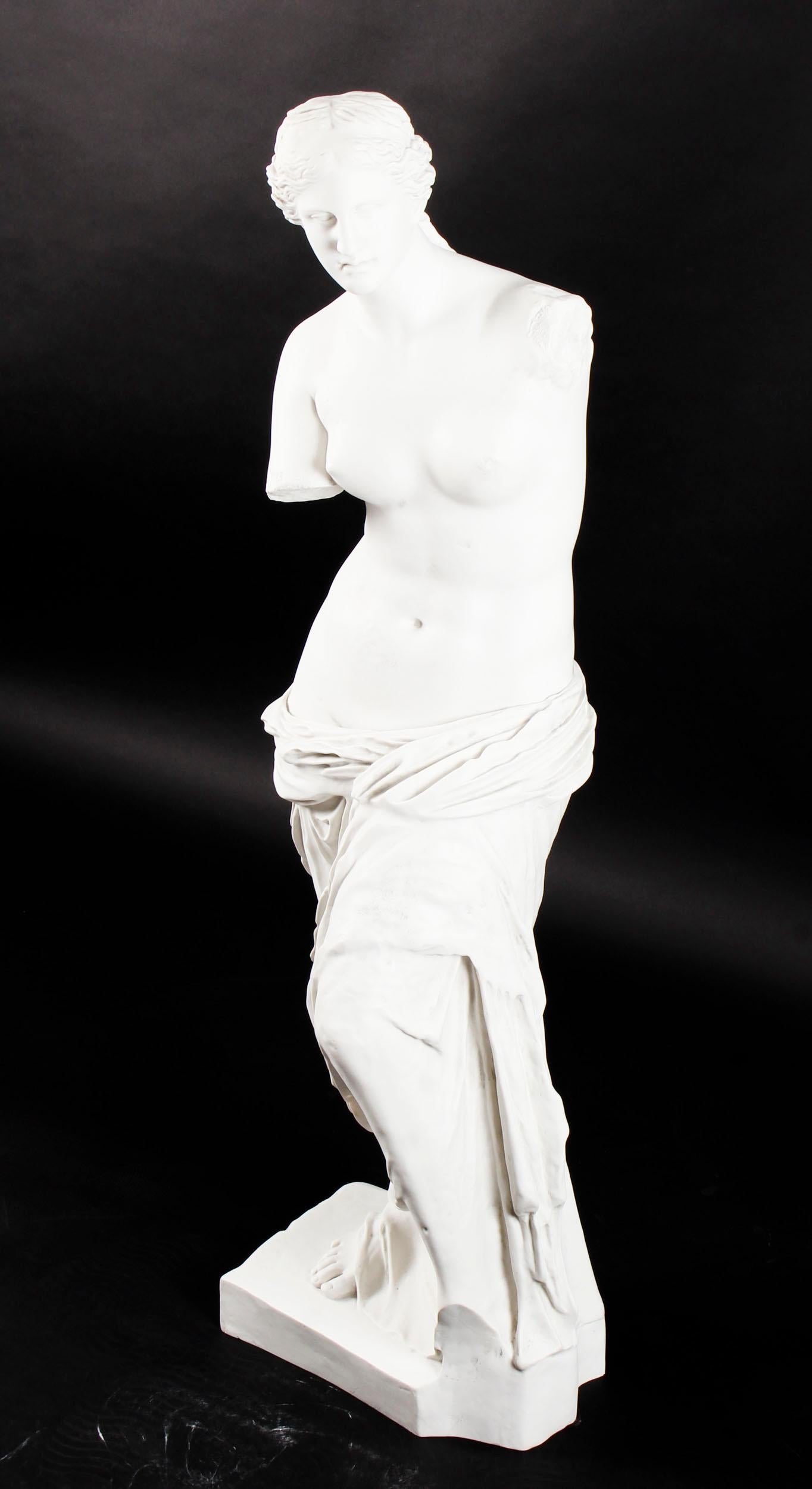 Atemberaubende Komposit-Marmorstatue der Venus von Milo aus dem späten 20. Jahrhundert (Ende des 20. Jahrhunderts) im Angebot