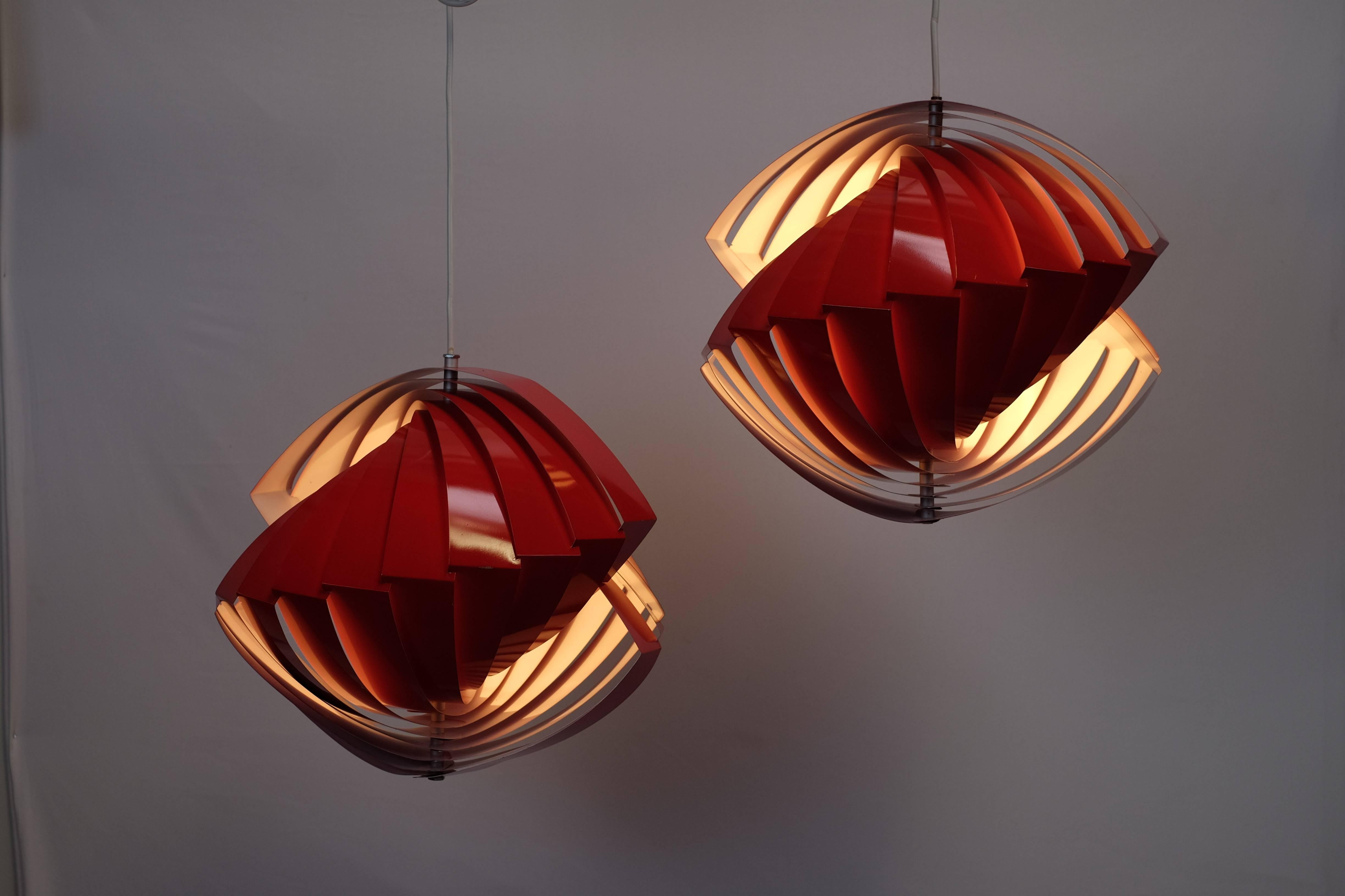 Mid-20th Century Stunning 'Conch Shell' Lamp in Red < Designed by Louis Weisdorf For Sale