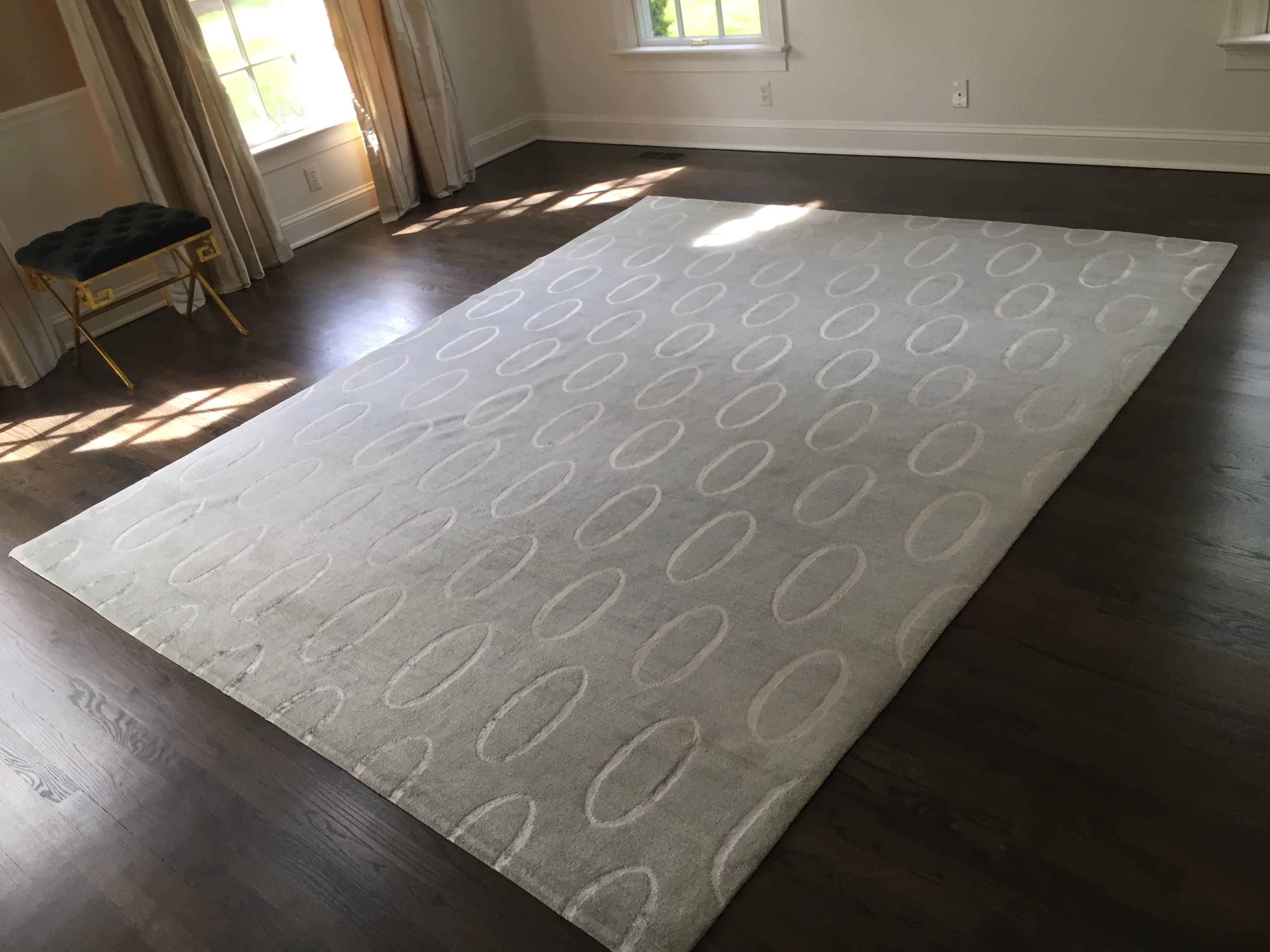 Stunning Contemporary Nepalese Rug In Excellent Condition For Sale In Hopewell, NJ