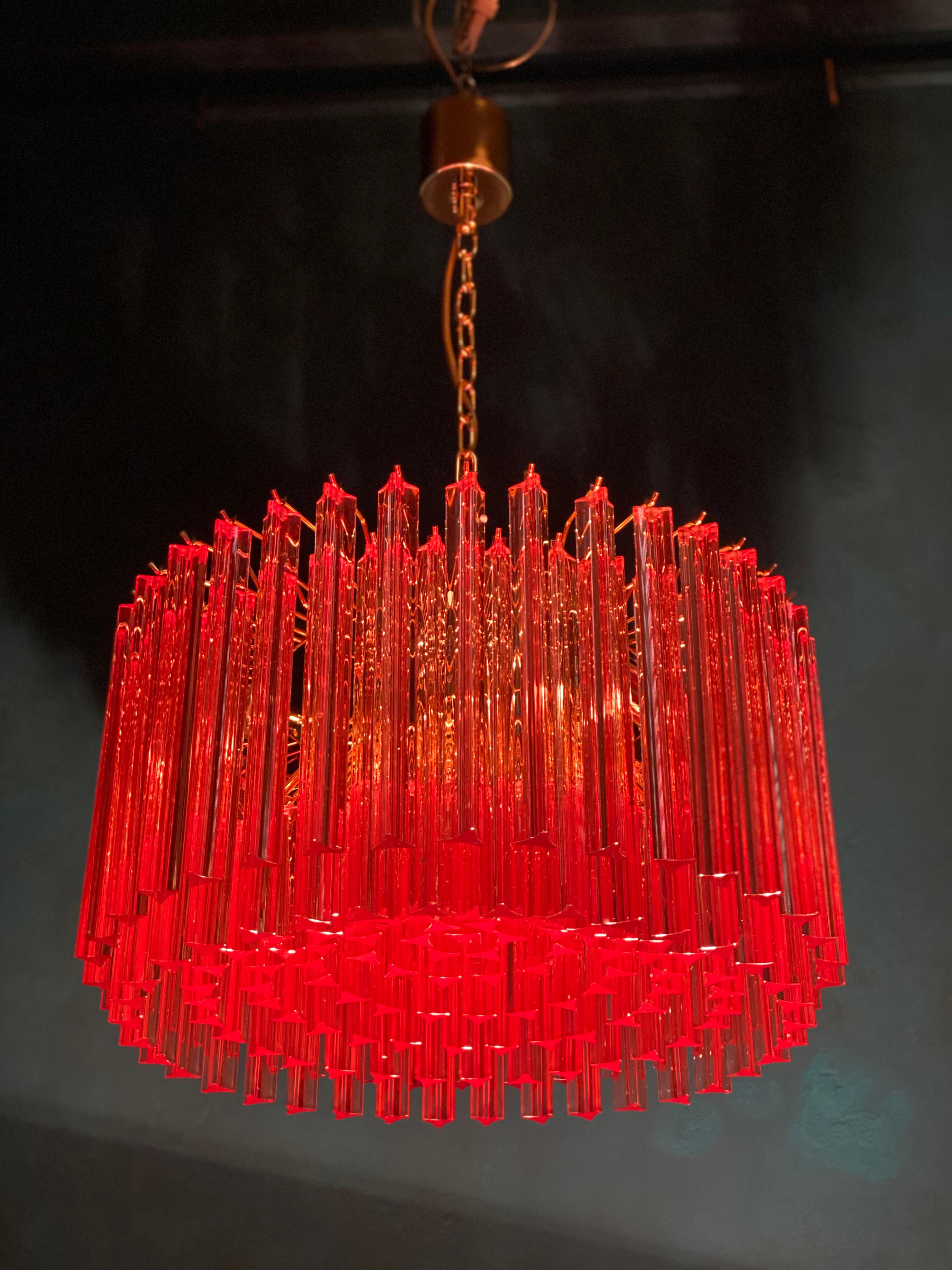 Superbe lustre à prisme en cristal Triedi corail en vente 4