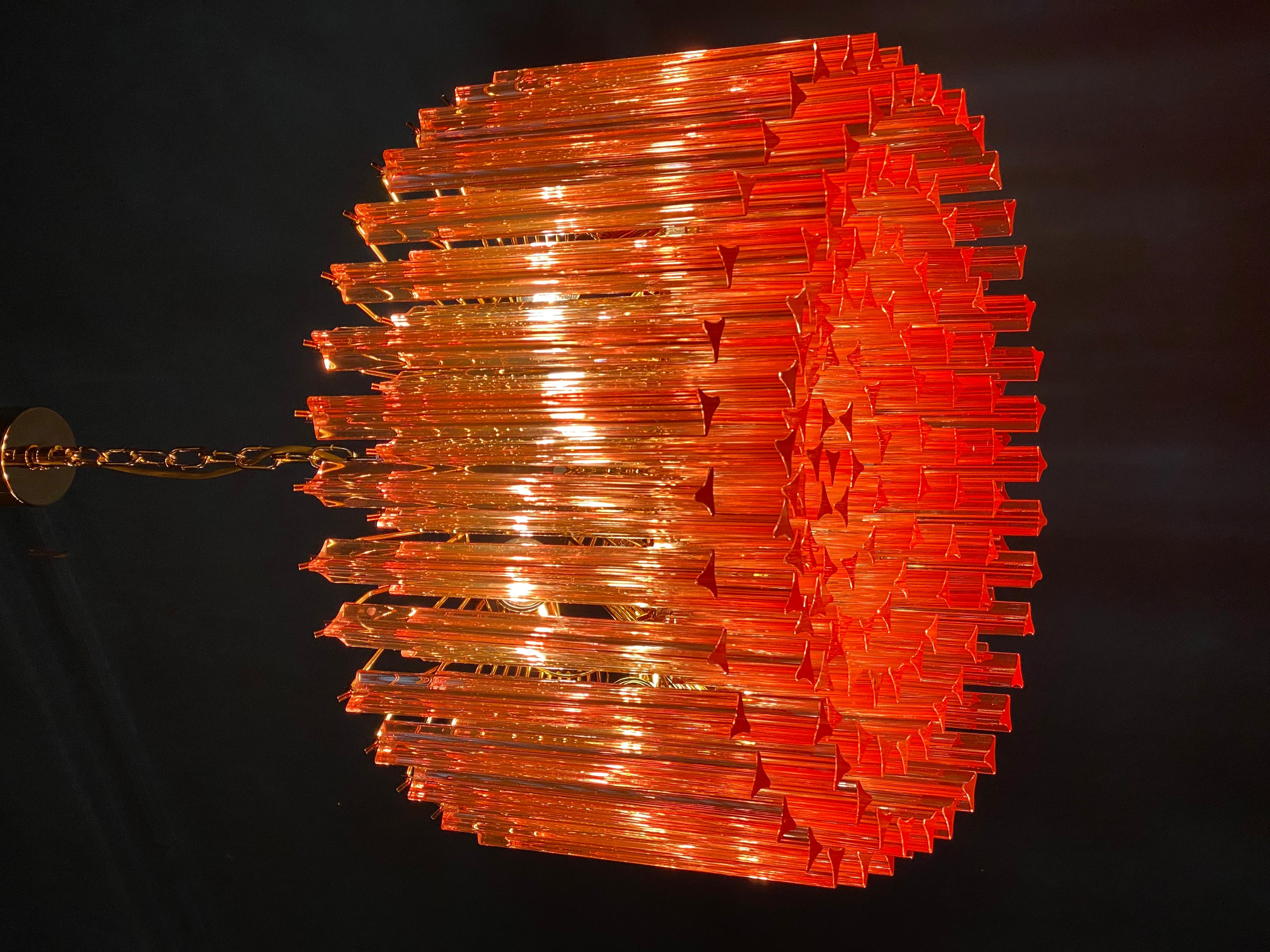 Superbe lustre à prisme en cristal Triedi corail en vente 9