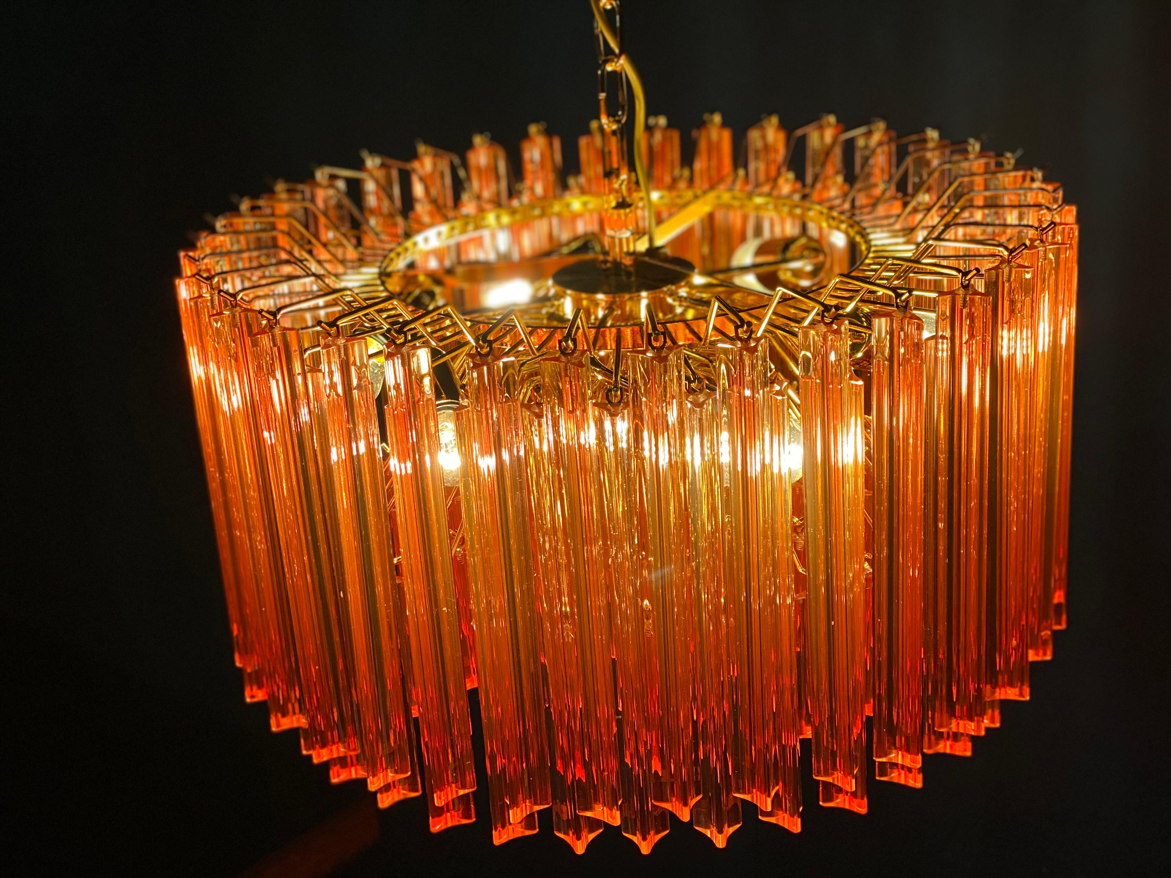 Superbe lustre à prisme en cristal Triedi corail en vente 2
