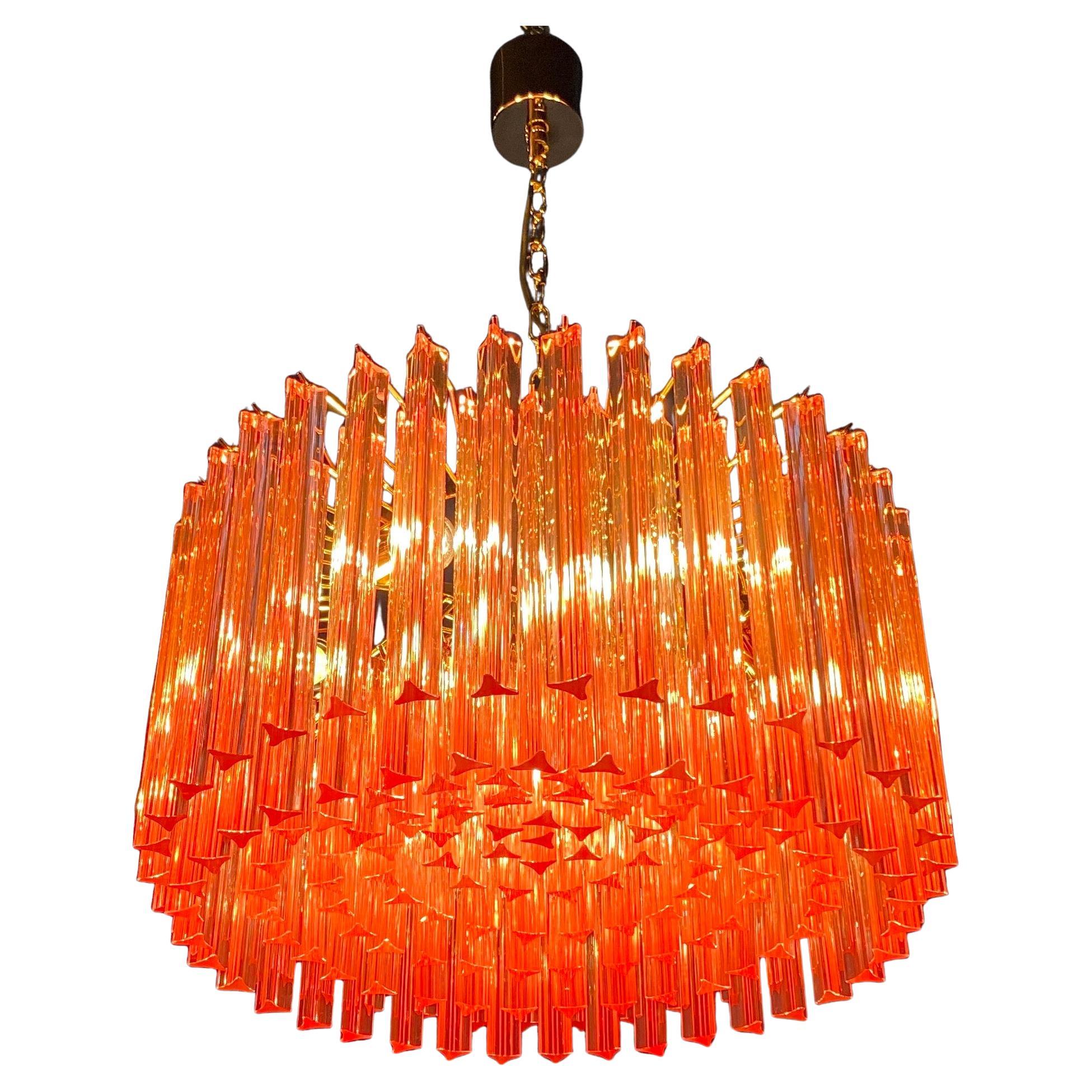 Superbe lustre à prisme en cristal Triedi corail en vente