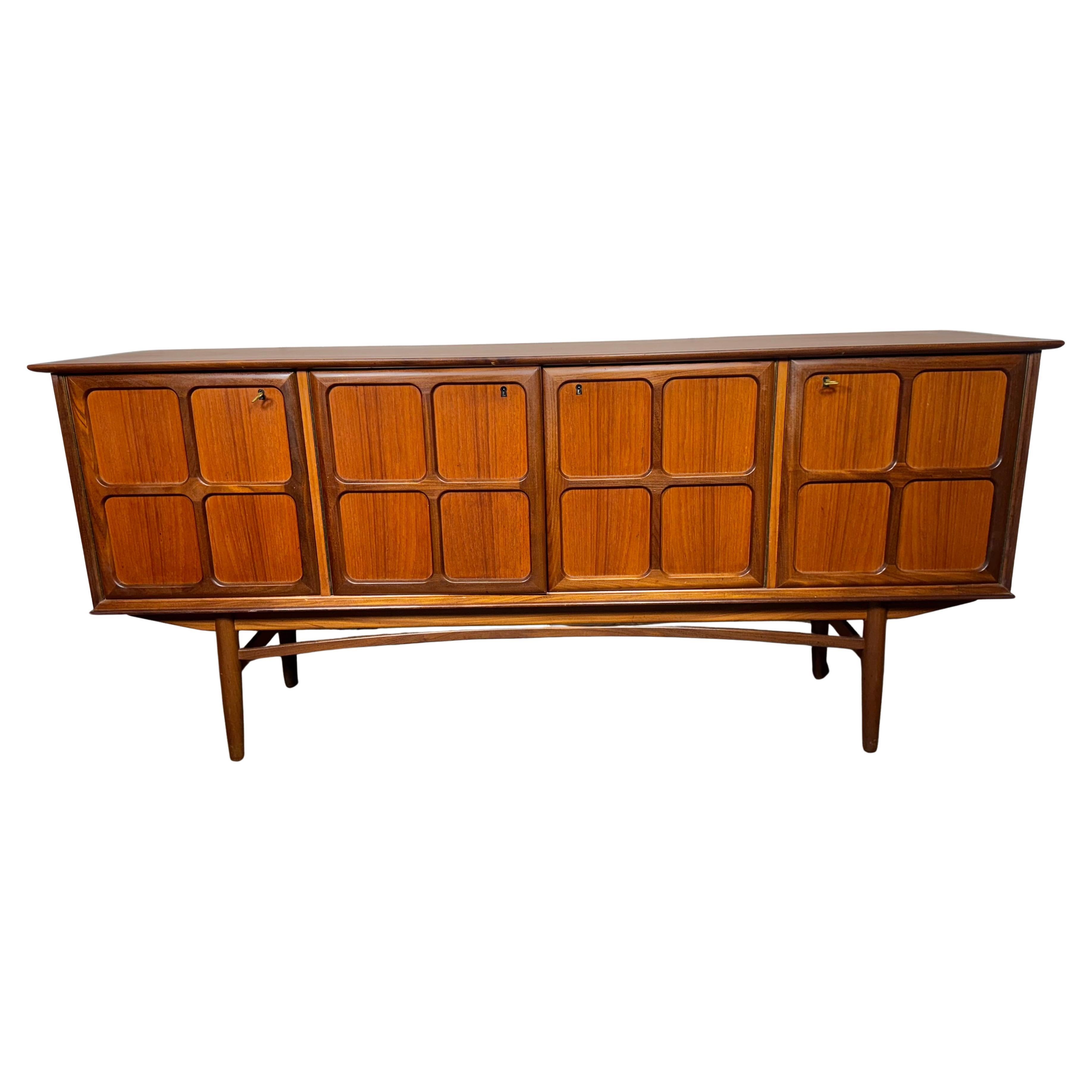 Splendida credenza/server di Adolf Relling e Rolf Rastad, realizzata in Norvegia. in vendita