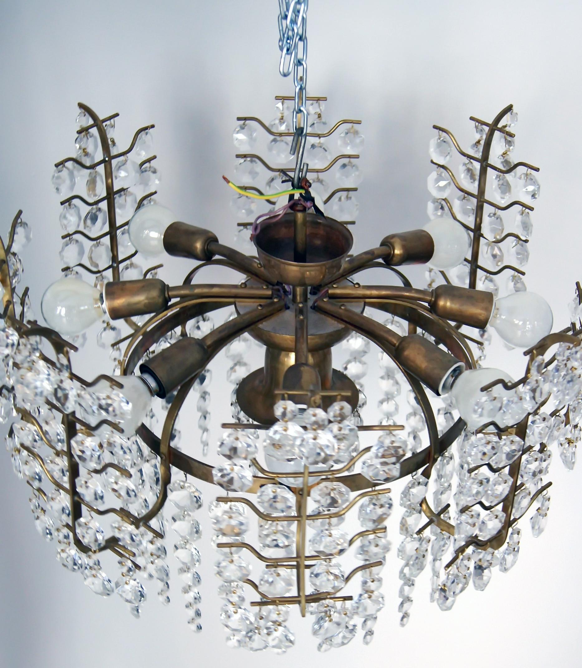 Austrian Stunning Crystal Glass Chandelier Nine Bulb Sockets Bakalowits Vienna, 1950 For Sale