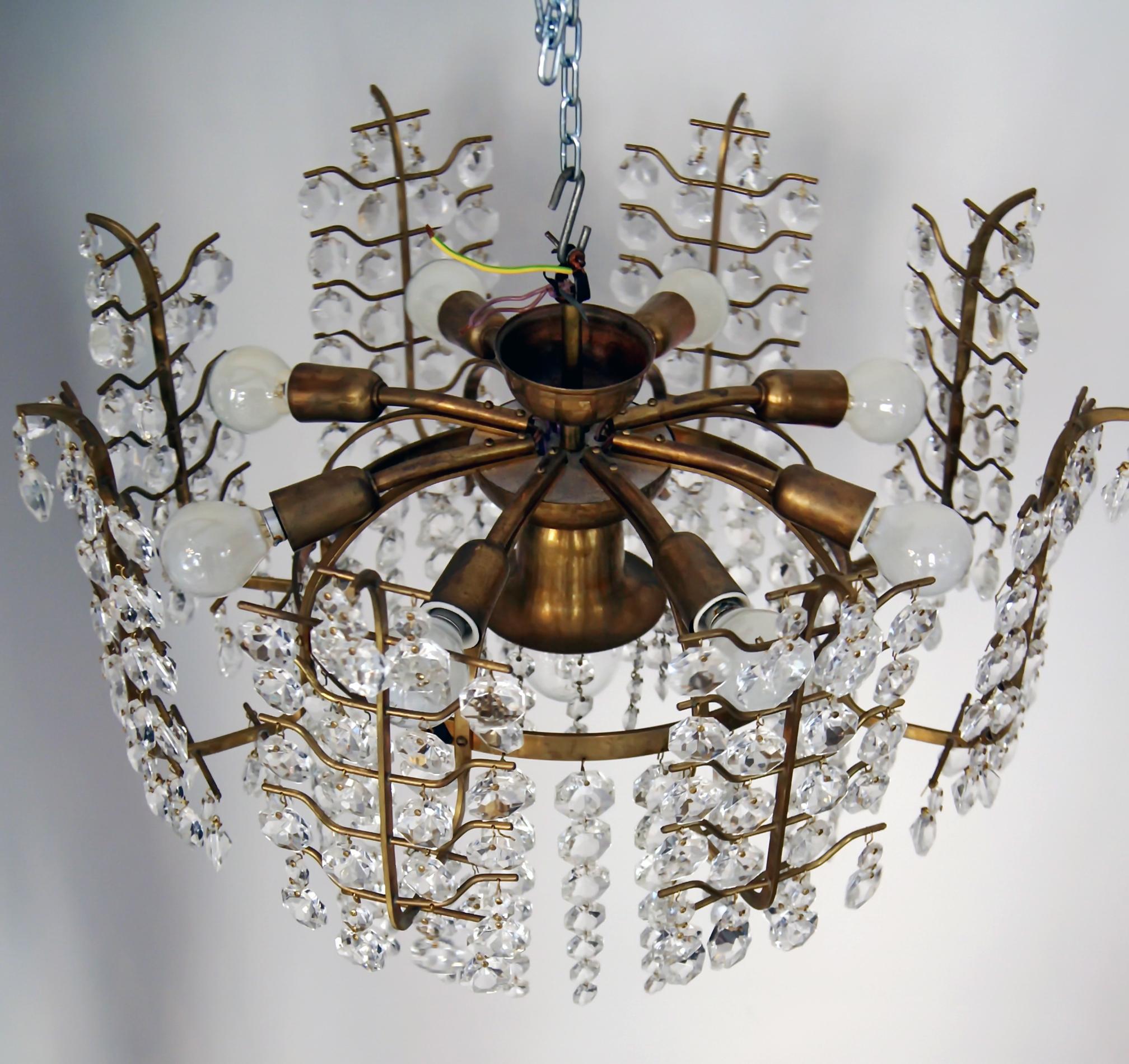 Mid-20th Century Stunning Crystal Glass Chandelier Nine Bulb Sockets Bakalowits Vienna, 1950 For Sale