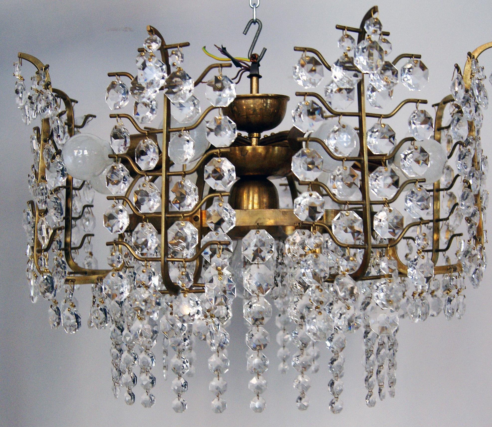 Brass Stunning Crystal Glass Chandelier Nine Bulb Sockets Bakalowits Vienna, 1950 For Sale