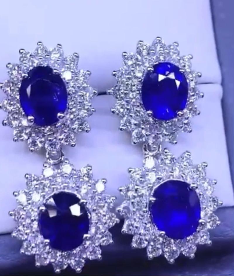 Oval Cut AIG Certified 10.00 Carats Ceylon Sapphires  5.00 Ct Diamonds 18K Gold Earrings For Sale