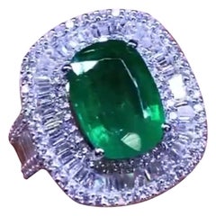 Stunning Ct 6, 99 of Zambia Emerald and Diamonds on Ring
