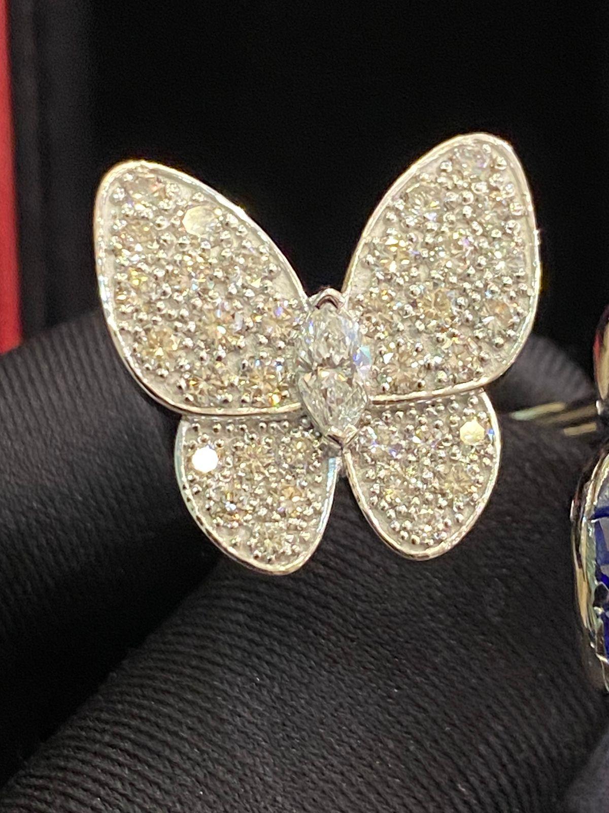 Taille ronde Superbe bague papillon ornée d'un diamant de 8,96 carats en vente
