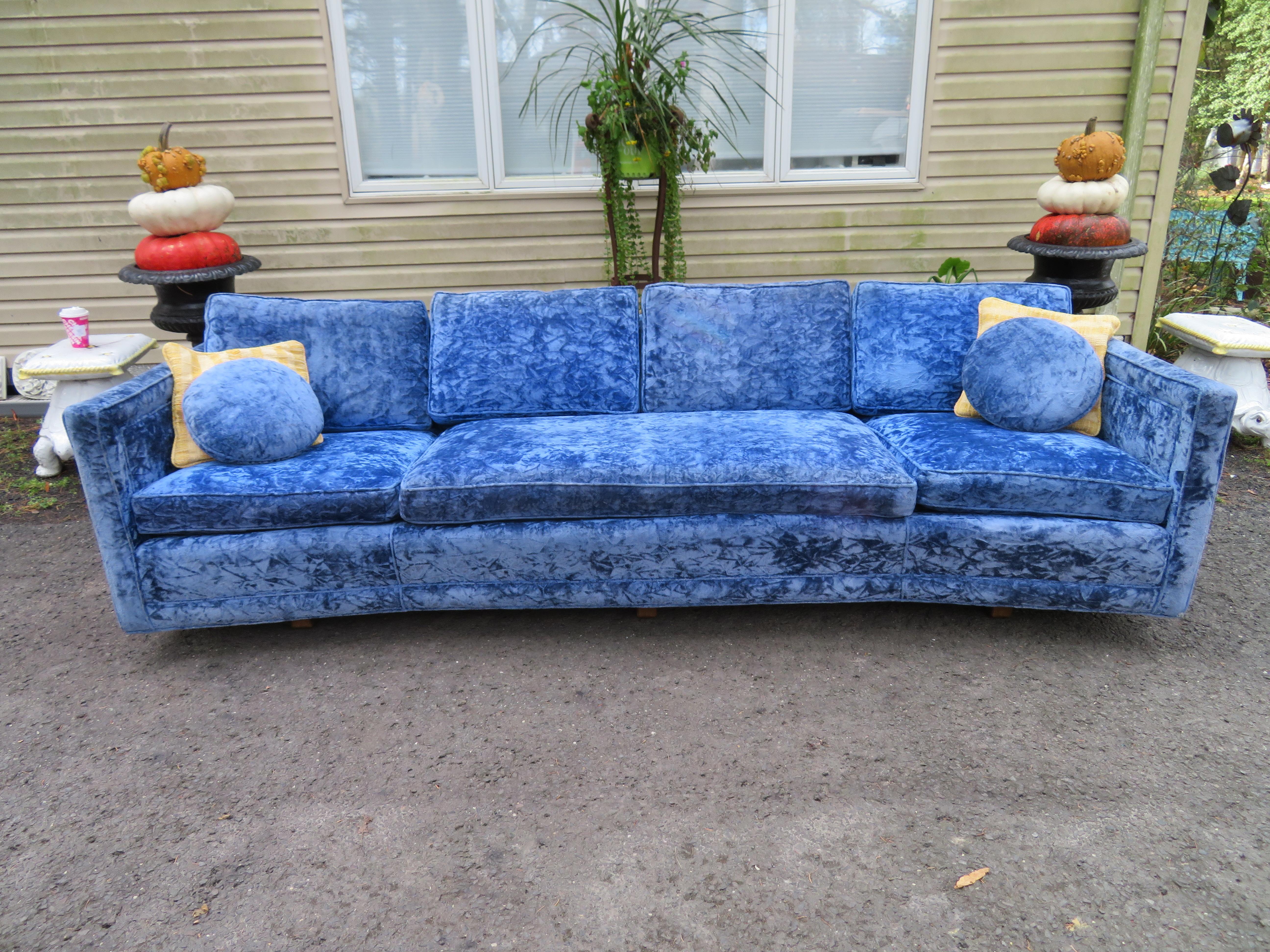 Impresionante Sofá curvo Erwin Lambeth con patas de trineo Moderno de mediados de siglo en Bueno estado para la venta en Pemberton, NJ