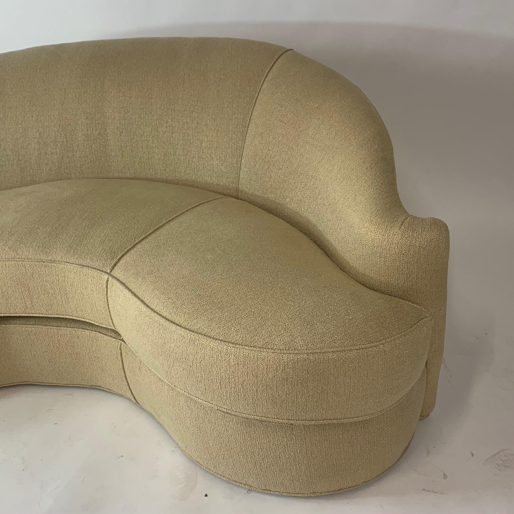 American Stunning Curved Sculptural Swaim Sofa Settee in the Manner of Vladimir Kagan