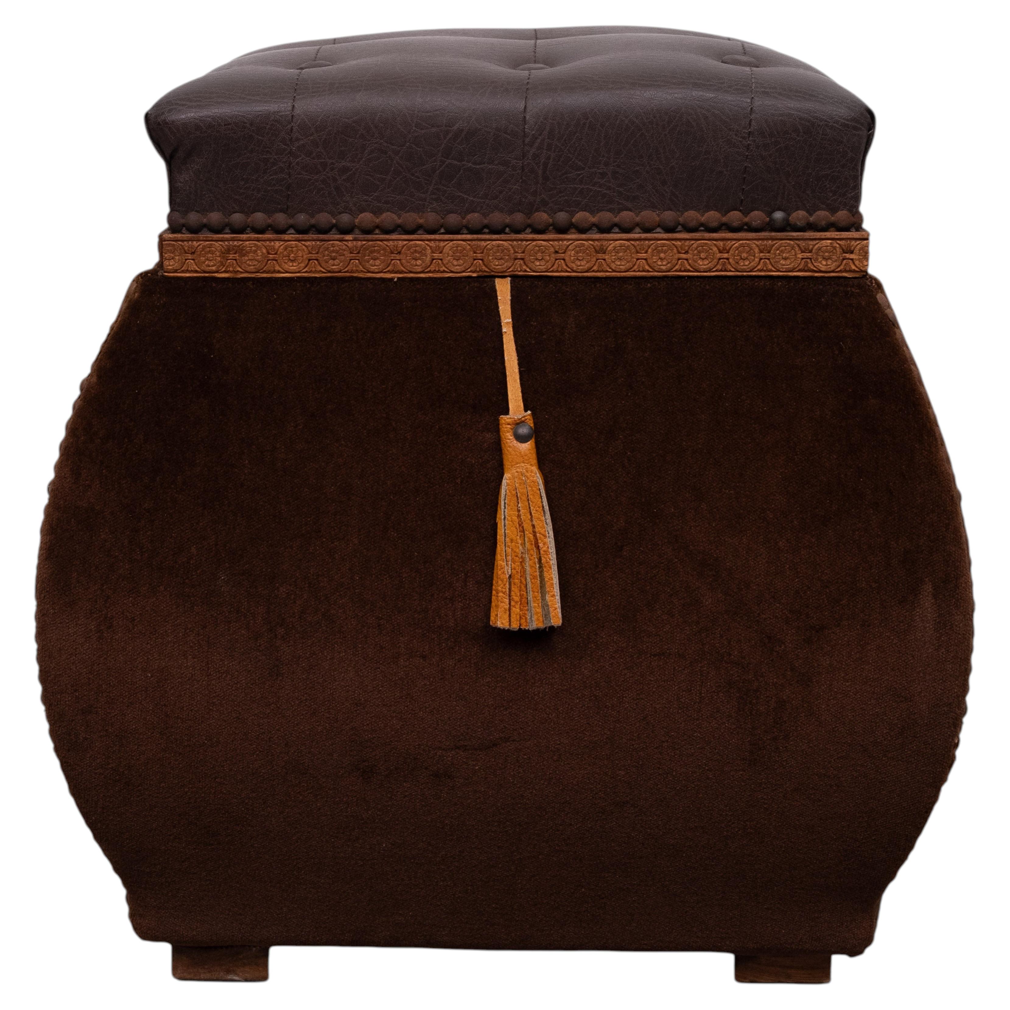 Stunning curved Velvet pouf with storage 1960s France For Sale