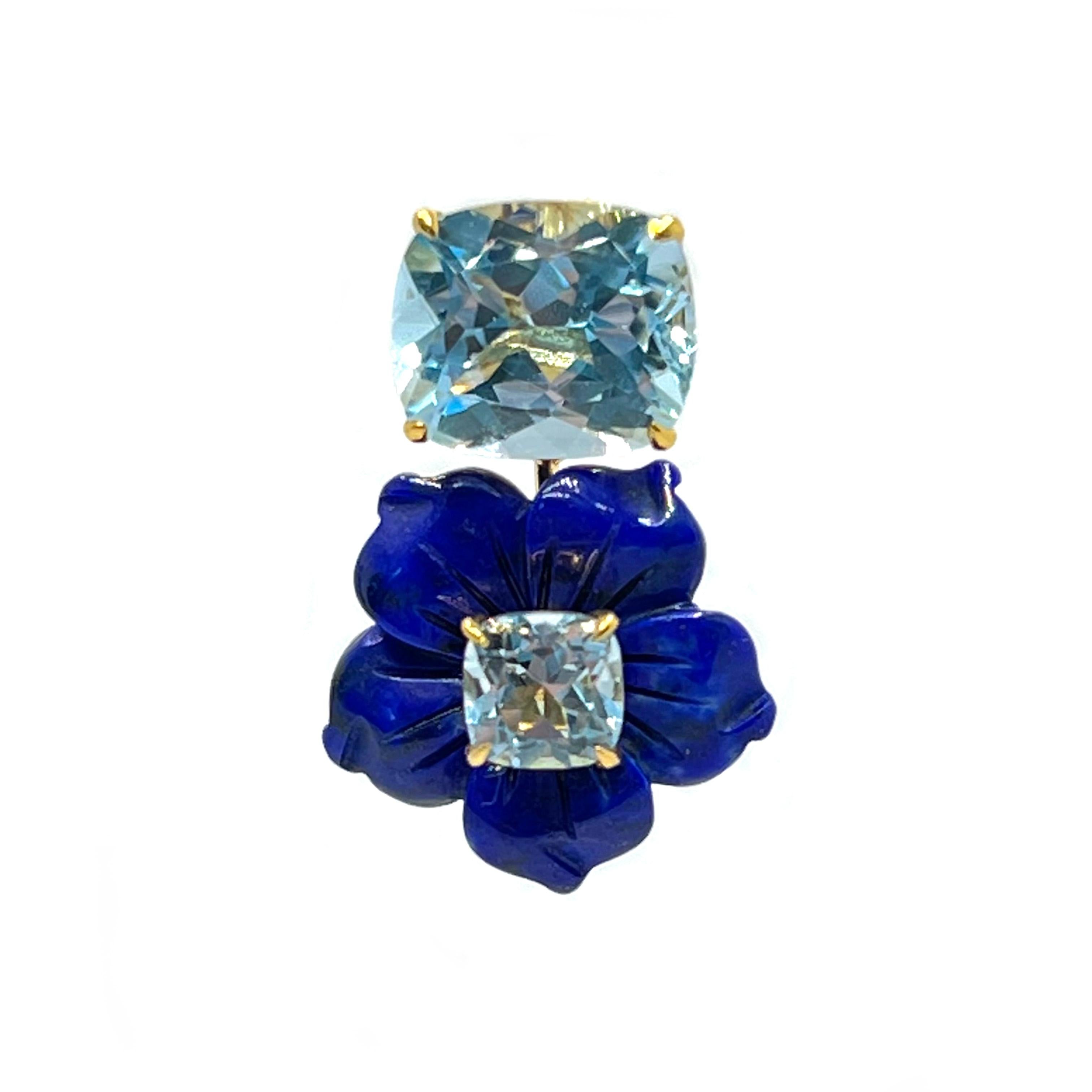 Taille mixte Superbes boucles d'oreilles en goutte à fleurs en topaze bleue taillée en coussin et lapis-lazuli sculpté en vente