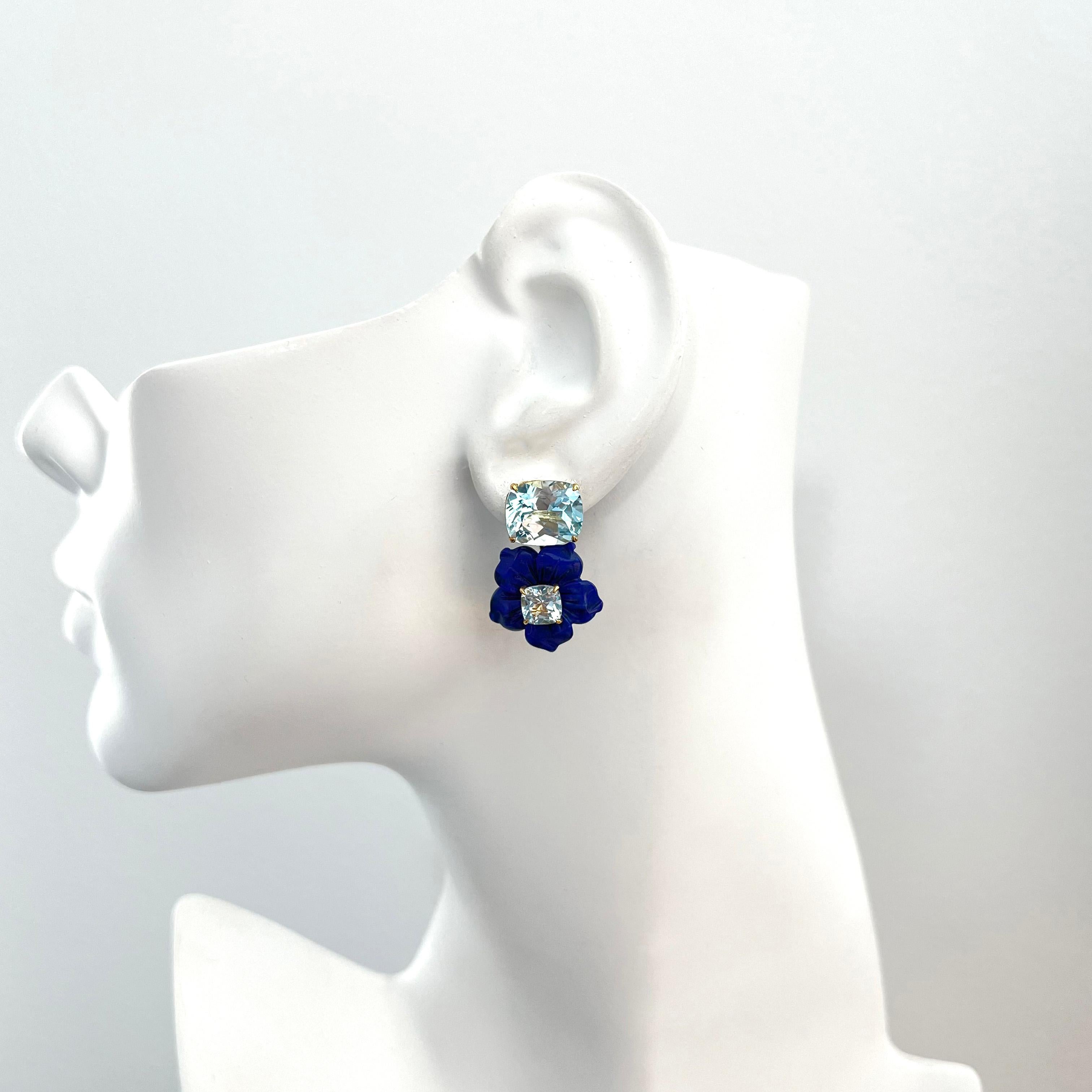 Superbes boucles d'oreilles en goutte à fleurs en topaze bleue taillée en coussin et lapis-lazuli sculpté Pour femmes en vente