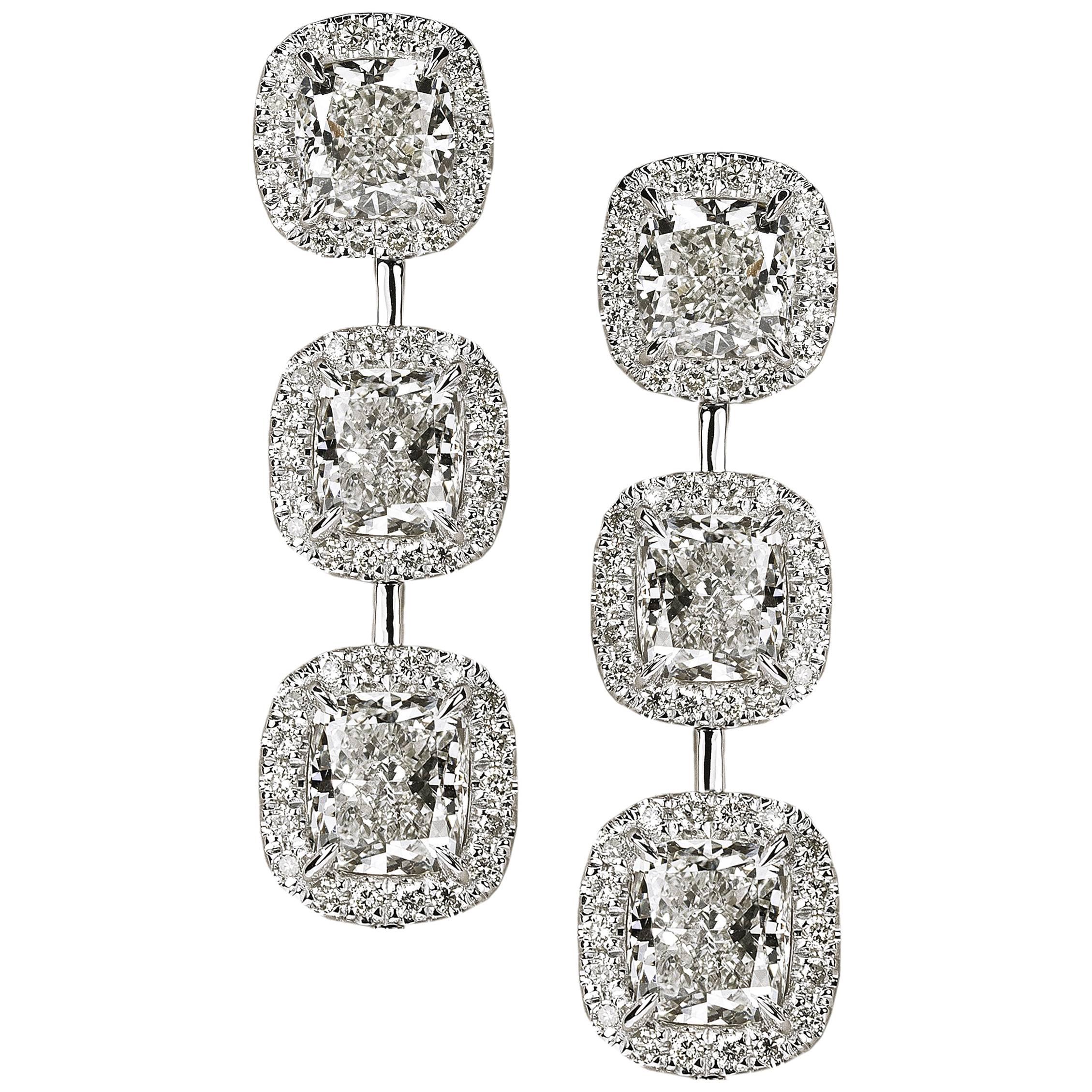 Stunning Cushion Shape Diamond Earrings Set in 18 Gold For Sale