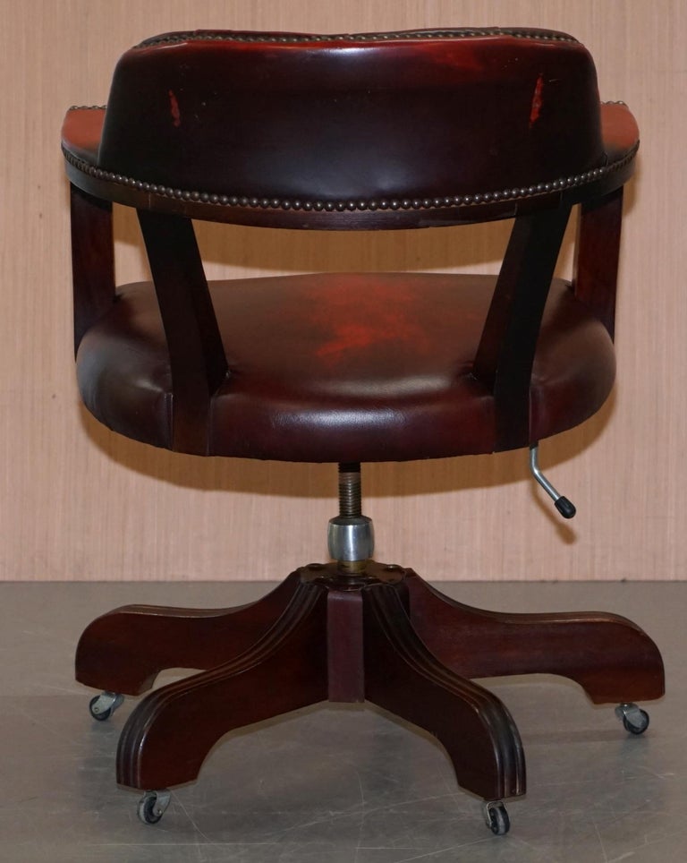 Stunning Cushioned Chesterfield Admirals Court Captains Oxblood Leather